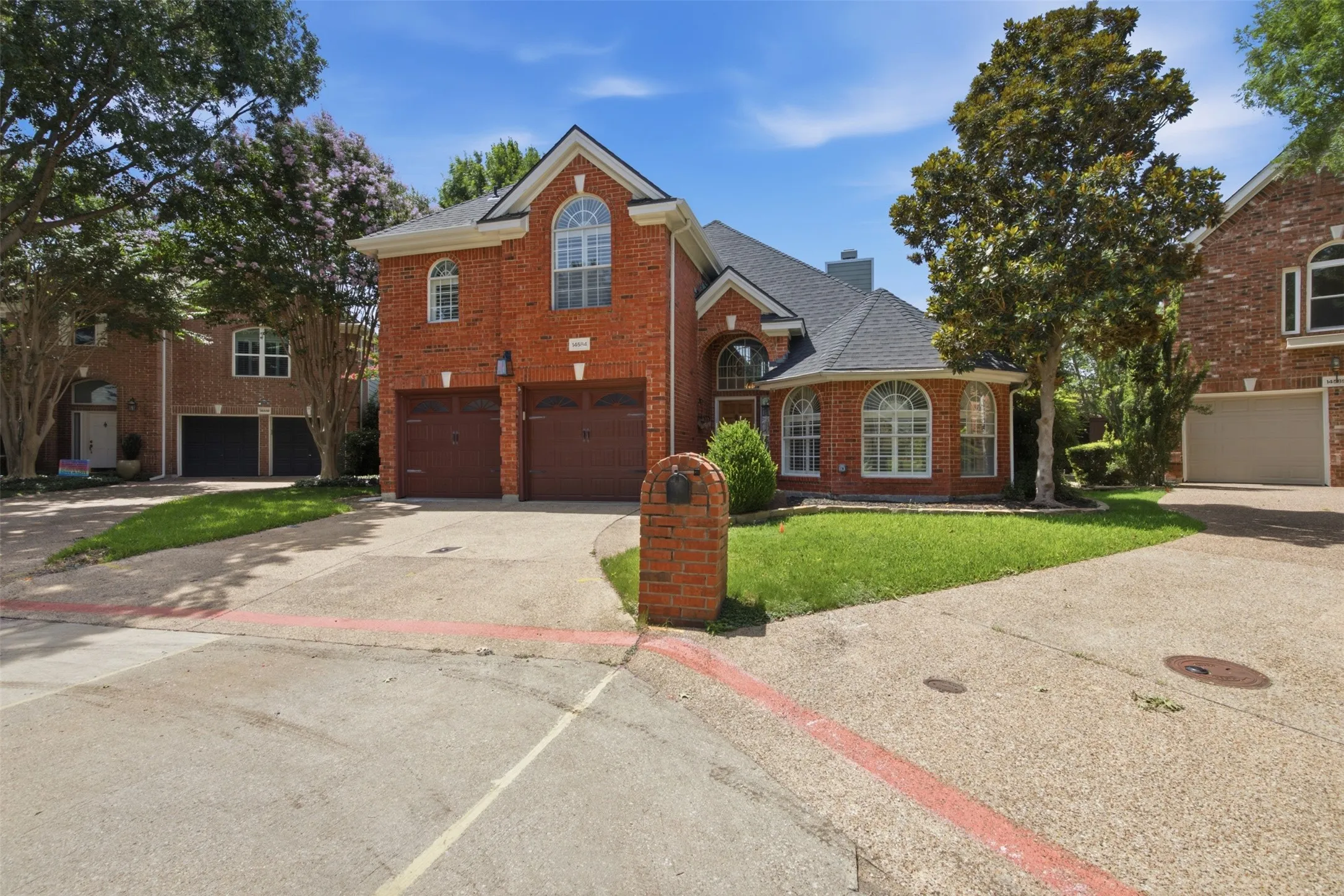 Single Family Residence For Sale in Dallas County , 14584 Blueberry Court, Addison, Texas 75001, 3 Bedroom, 3 Bathroom, 2 Garage spaces, 1,751 Sqft, built in 1994, mls#21317740, Real Estate Agent in Addison, Homes For Sale in Dallas county, Homes For Sale in Addison, Realtor in Addison Texas, Real Estate Brokerage Independent Realty Texas, Luminita Cordes Realtor