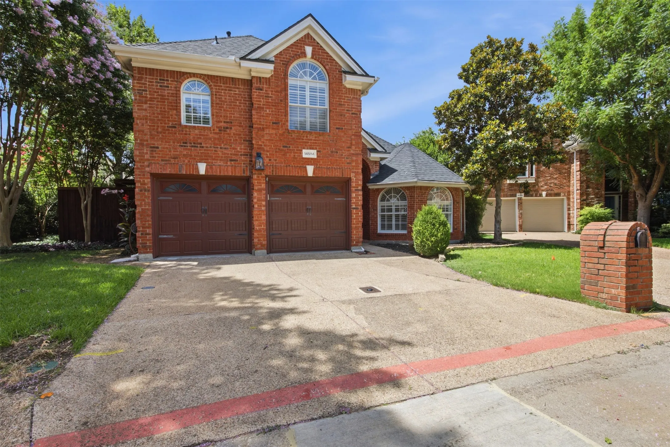 Single Family Residence For Sale in Dallas County , 14584 Blueberry Court, Addison, Texas 75001, 3 Bedroom, 3 Bathroom, 2 Garage spaces, 1,751 Sqft, built in 1994, mls#21317740, Real Estate Agent in Addison, Homes For Sale in Dallas county, Homes For Sale in Addison, Realtor in Addison Texas, Real Estate Brokerage Independent Realty Texas, Luminita Cordes Realtor