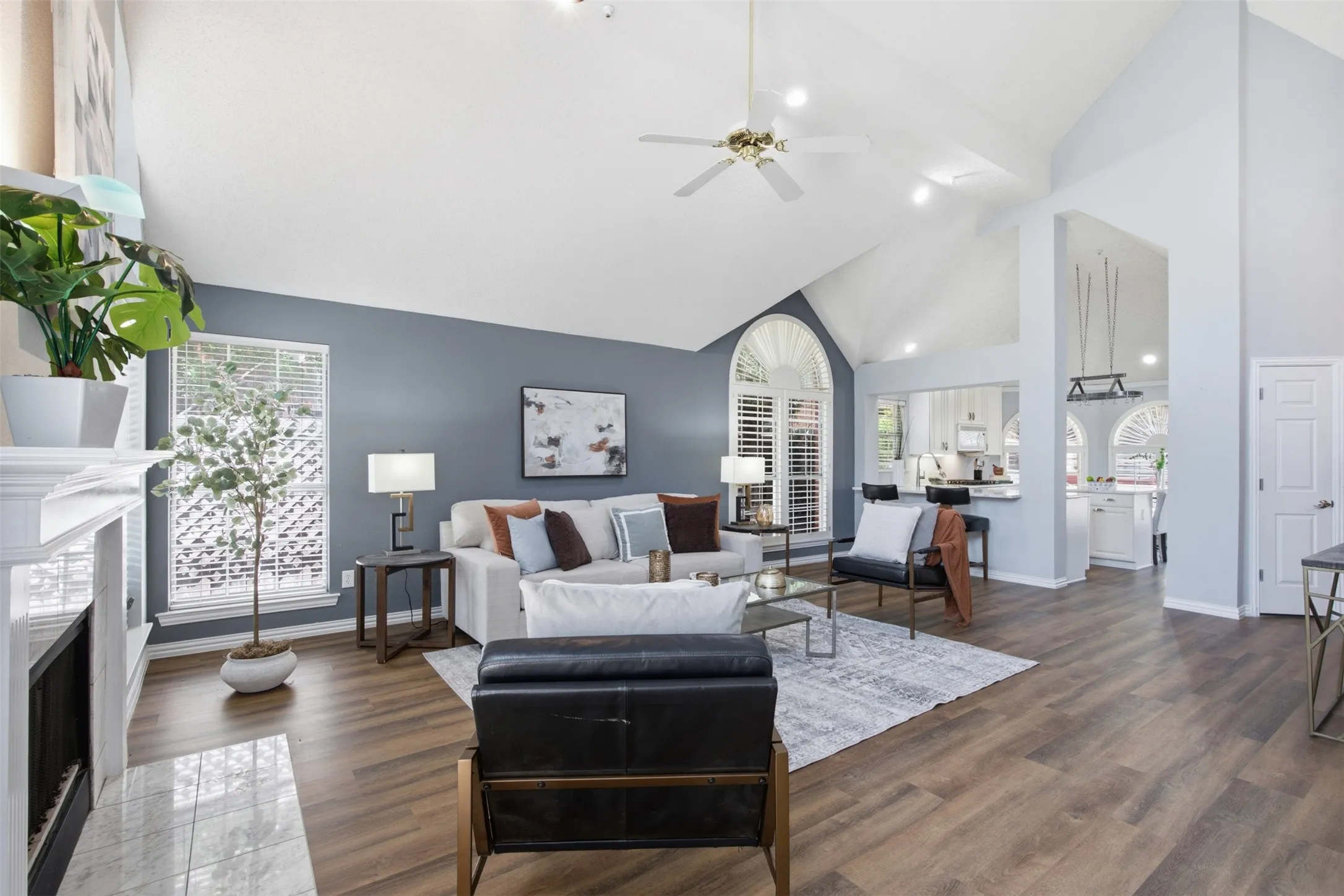 Single Family Residence For Sale in Dallas County , 14584 Blueberry Court, Addison, Texas 75001, 3 Bedroom, 3 Bathroom, 2 Garage spaces, 1,751 Sqft, built in 1994, mls#21317740, Real Estate Agent in Addison, Homes For Sale in Dallas county, Homes For Sale in Addison, Realtor in Addison Texas, Real Estate Brokerage Independent Realty Texas, Luminita Cordes Realtor