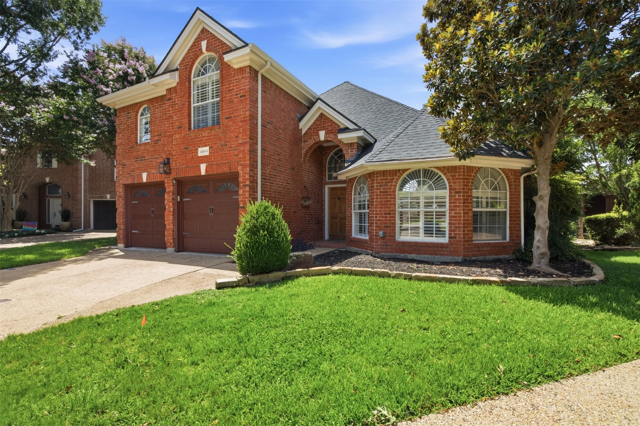 Single Family Residence For Sale in Dallas County , 14584 Blueberry Court, Addison, Texas 75001, 3 Bedroom, 3 Bathroom, 2 Garage spaces, 1,751 Sqft, built in 1994, mls#21317740, Real Estate Agent in Addison, Homes For Sale in Dallas county, Homes For Sale in Addison, Realtor in Addison Texas, Real Estate Brokerage Independent Realty Texas, Luminita Cordes Realtor