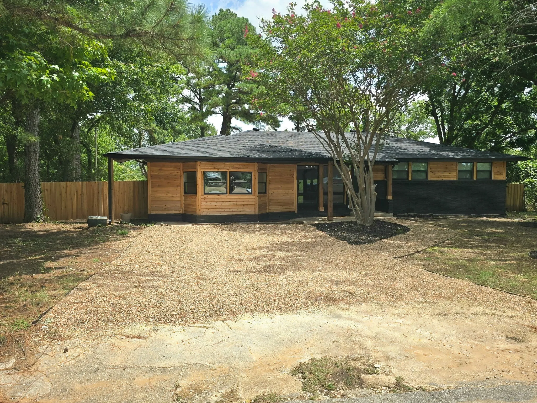 Single Family Residence For Sale in Johnson County , 404 W Hillcrest Street, Keene, Texas 76059, 4 Bedrooms, 3 Bathrooms, Garage spaces, 1,416 Sqft, built in 1958, Price $360,000, mls#21317759, Real Estate Agent in Keene, Homes For Sale in Johnson county, Homes For Sale in Keene, Realtor in Keene Texas, Real Estate Brokerage Independent Realty Texas, Luminita Cordes Realtor