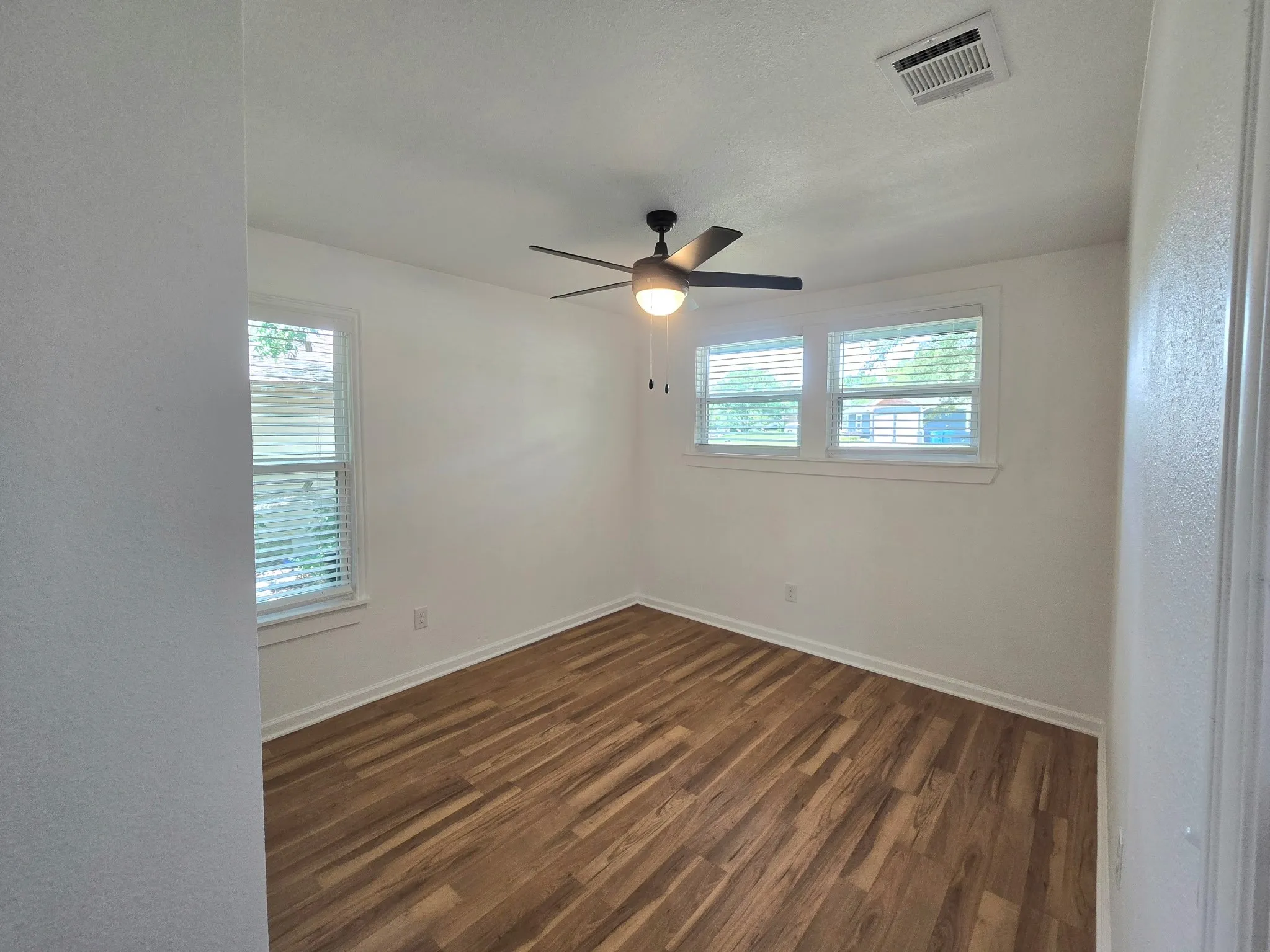 Single Family Residence For Sale in Johnson County , 404 W Hillcrest Street, Keene, Texas 76059, 4 Bedrooms, 3 Bathrooms, Garage spaces, 1,416 Sqft, built in 1958, Price $360,000, mls#21317759, Real Estate Agent in Keene, Homes For Sale in Johnson county, Homes For Sale in Keene, Realtor in Keene Texas, Real Estate Brokerage Independent Realty Texas, Luminita Cordes Realtor