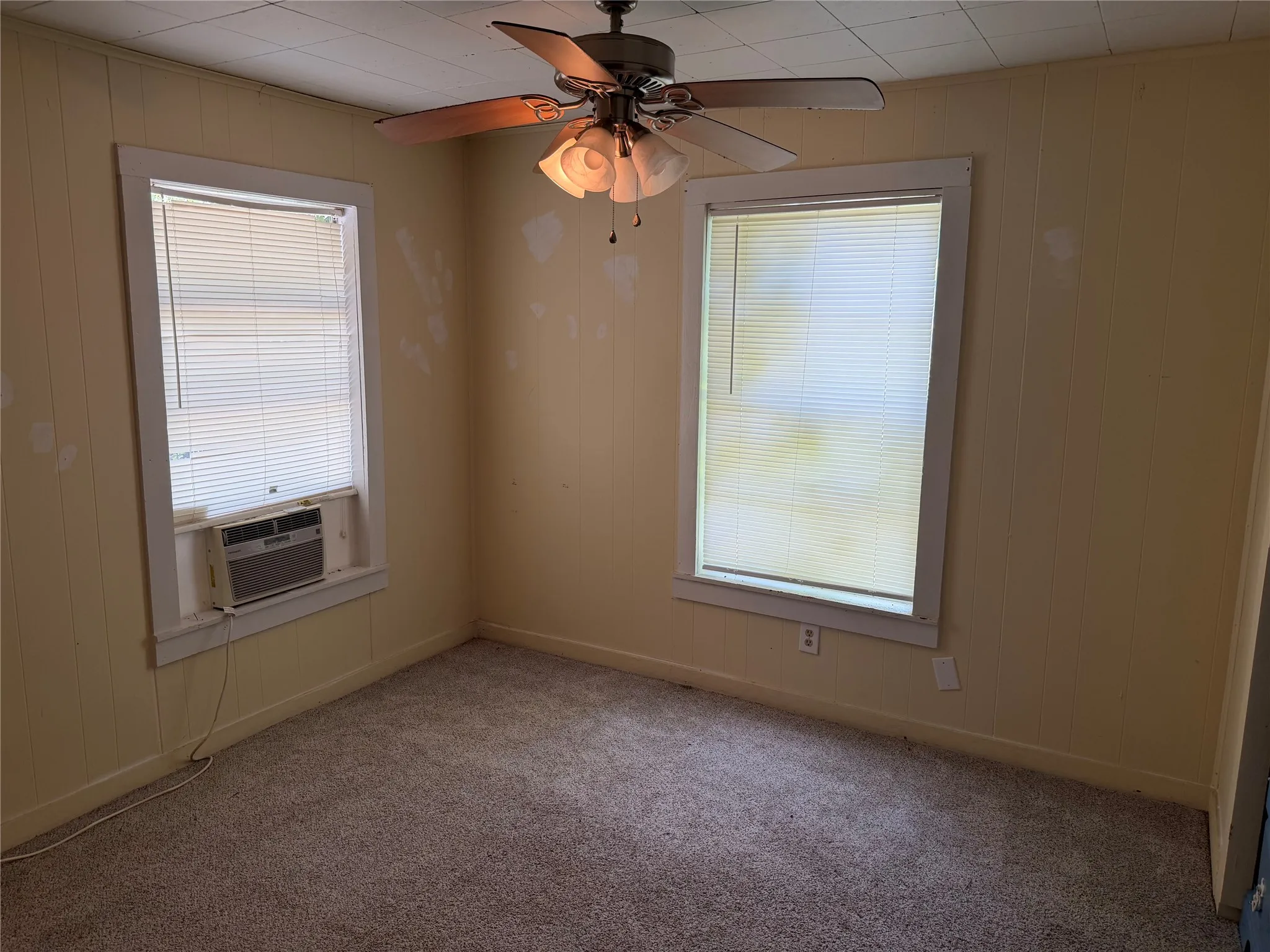Single Family Residence For Sale in Gregg County , 305 E Pliler Precise Road, Longview, Texas 75605, 3 Bedroom, 2 Bathroom, Garage spaces, 1,296 Sqft, built in 1961, mls#21317761, Real Estate Agent in Longview, Homes For Sale in Gregg county, Homes For Sale in Longview, Realtor in Longview Texas, Real Estate Brokerage Independent Realty Texas, Luminita Cordes Realtor