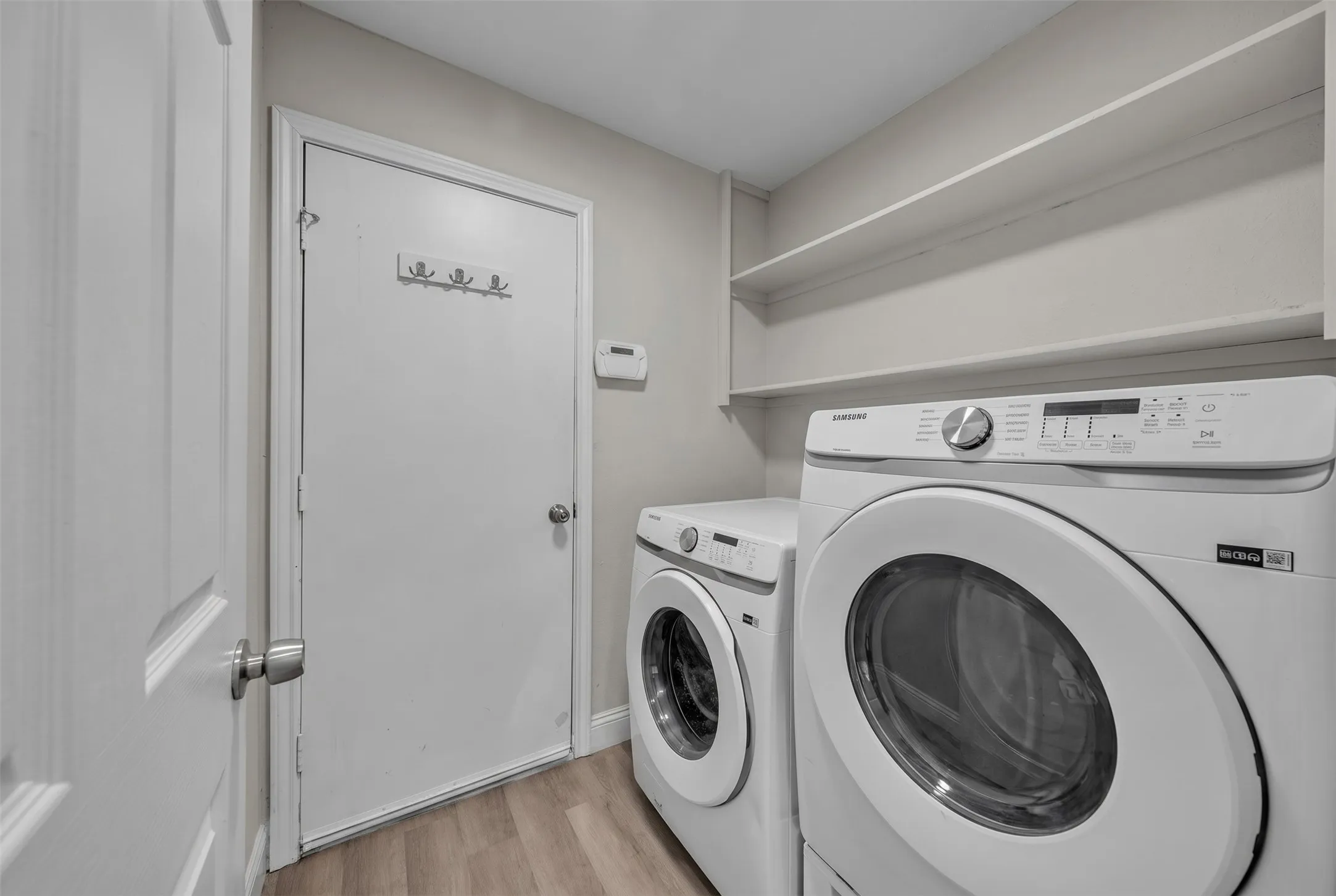 Single Family Residence For Sale in Tarrant County , 1409 Prentice Street, Arlington, Texas 76018, 3 Bedroom, 2 Bathroom, 2 Garage spaces, 1,719 Sqft, built in 1990, mls#21317734, Real Estate Agent in Arlington, Homes For Sale in Tarrant county, Homes For Sale in Arlington, Realtor in Arlington Texas, Real Estate Brokerage Independent Realty Texas, Luminita Cordes Realtor
