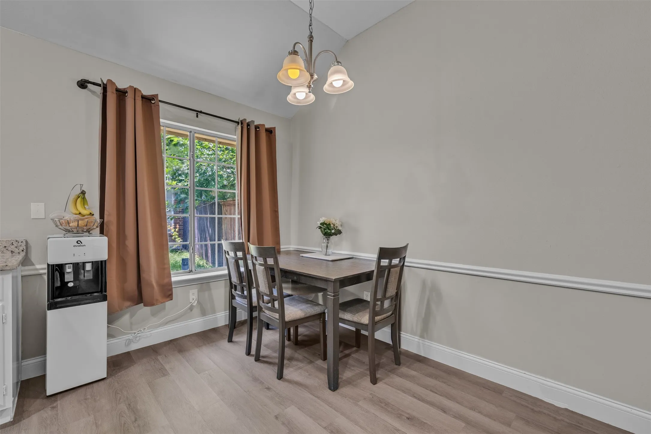Single Family Residence For Sale in Tarrant County , 1409 Prentice Street, Arlington, Texas 76018, 3 Bedroom, 2 Bathroom, 2 Garage spaces, 1,719 Sqft, built in 1990, mls#21317734, Real Estate Agent in Arlington, Homes For Sale in Tarrant county, Homes For Sale in Arlington, Realtor in Arlington Texas, Real Estate Brokerage Independent Realty Texas, Luminita Cordes Realtor