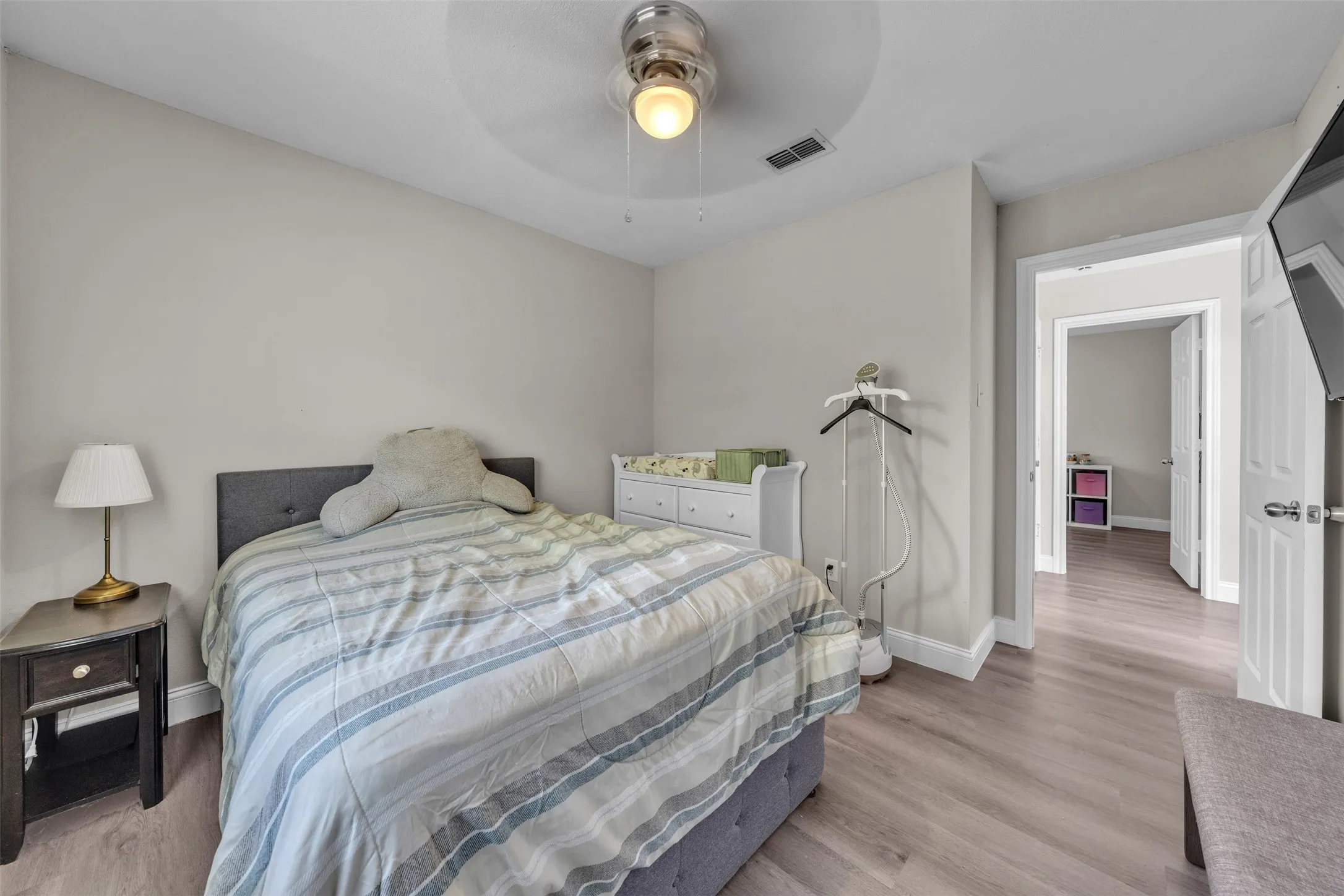 Single Family Residence For Sale in Tarrant County , 1409 Prentice Street, Arlington, Texas 76018, 3 Bedroom, 2 Bathroom, 2 Garage spaces, 1,719 Sqft, built in 1990, mls#21317734, Real Estate Agent in Arlington, Homes For Sale in Tarrant county, Homes For Sale in Arlington, Realtor in Arlington Texas, Real Estate Brokerage Independent Realty Texas, Luminita Cordes Realtor