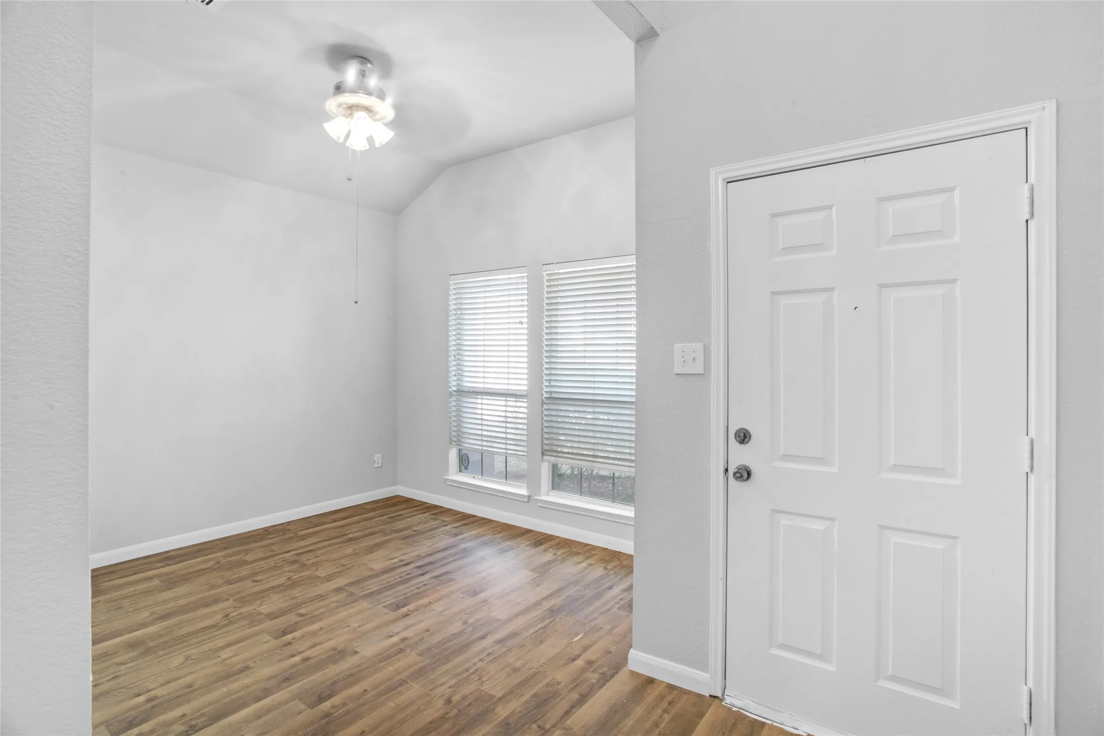 Single Family Residence For Sale in Dallas County , 1769 Ironworks Drive, Dallas, Texas 75253, 4 Bedroom, 3 Bathroom, 2 Garage spaces, 2,076 Sqft, built in 2006, mls#21286821, Real Estate Agent in Dallas, Homes For Sale in Dallas county, Homes For Sale in Dallas, Realtor in Dallas Texas, Real Estate Brokerage Independent Realty Texas, Luminita Cordes Realtor