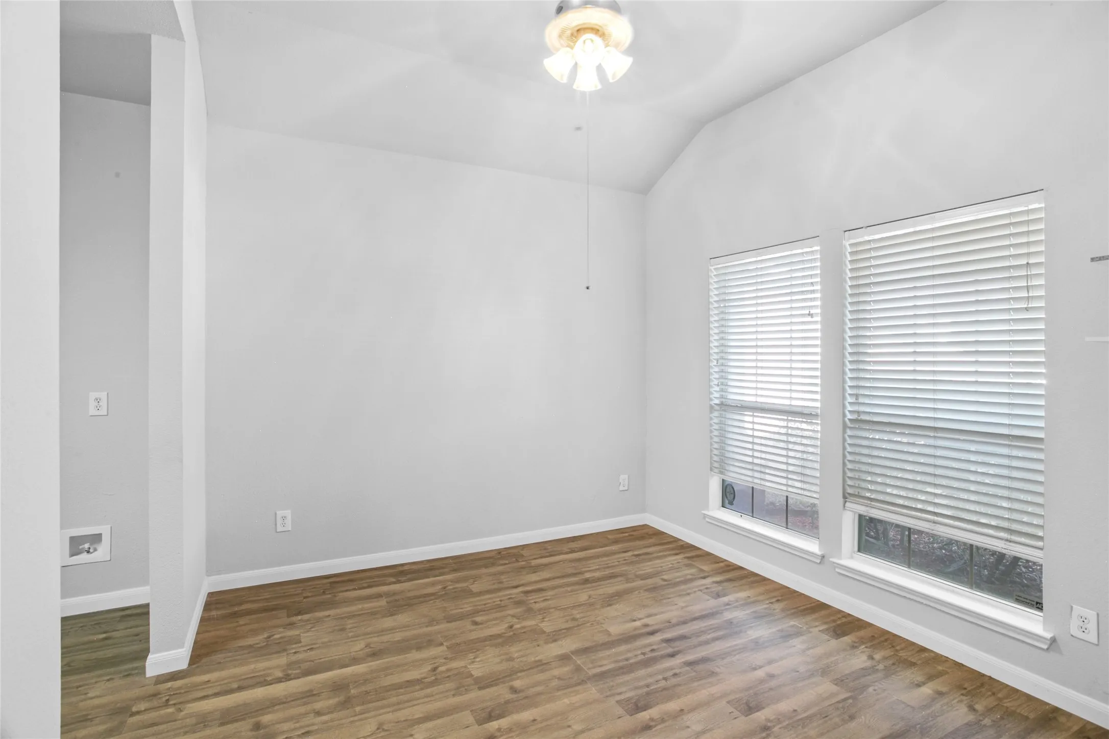 Single Family Residence For Sale in Dallas County , 1769 Ironworks Drive, Dallas, Texas 75253, 4 Bedroom, 3 Bathroom, 2 Garage spaces, 2,076 Sqft, built in 2006, mls#21286821, Real Estate Agent in Dallas, Homes For Sale in Dallas county, Homes For Sale in Dallas, Realtor in Dallas Texas, Real Estate Brokerage Independent Realty Texas, Luminita Cordes Realtor