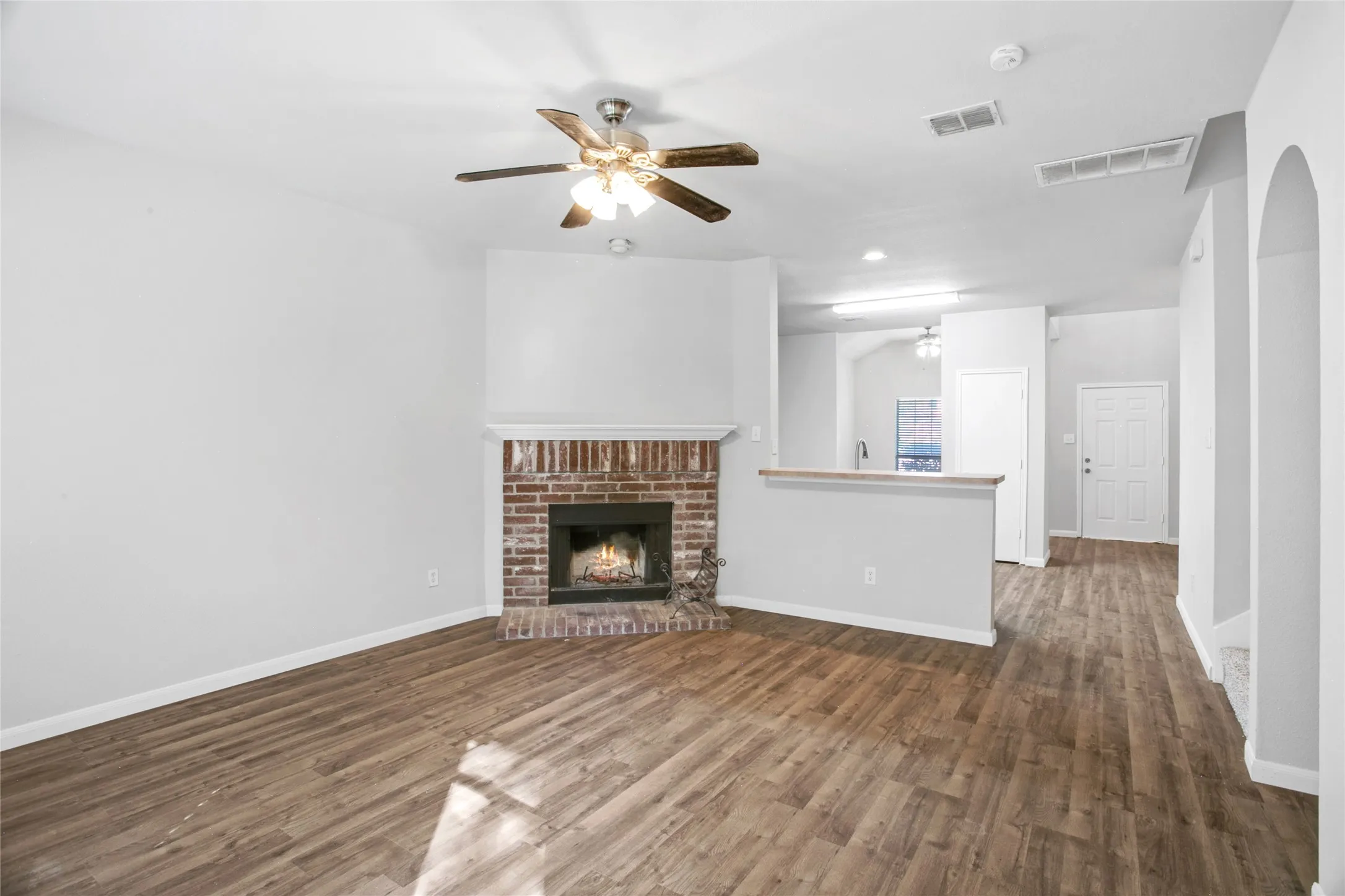 Single Family Residence For Sale in Dallas County , 1769 Ironworks Drive, Dallas, Texas 75253, 4 Bedroom, 3 Bathroom, 2 Garage spaces, 2,076 Sqft, built in 2006, mls#21286821, Real Estate Agent in Dallas, Homes For Sale in Dallas county, Homes For Sale in Dallas, Realtor in Dallas Texas, Real Estate Brokerage Independent Realty Texas, Luminita Cordes Realtor
