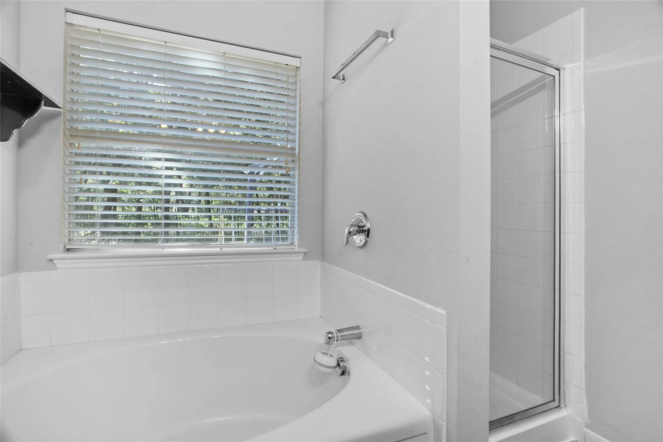 Single Family Residence For Sale in Dallas County , 1769 Ironworks Drive, Dallas, Texas 75253, 4 Bedroom, 3 Bathroom, 2 Garage spaces, 2,076 Sqft, built in 2006, mls#21286821, Real Estate Agent in Dallas, Homes For Sale in Dallas county, Homes For Sale in Dallas, Realtor in Dallas Texas, Real Estate Brokerage Independent Realty Texas, Luminita Cordes Realtor