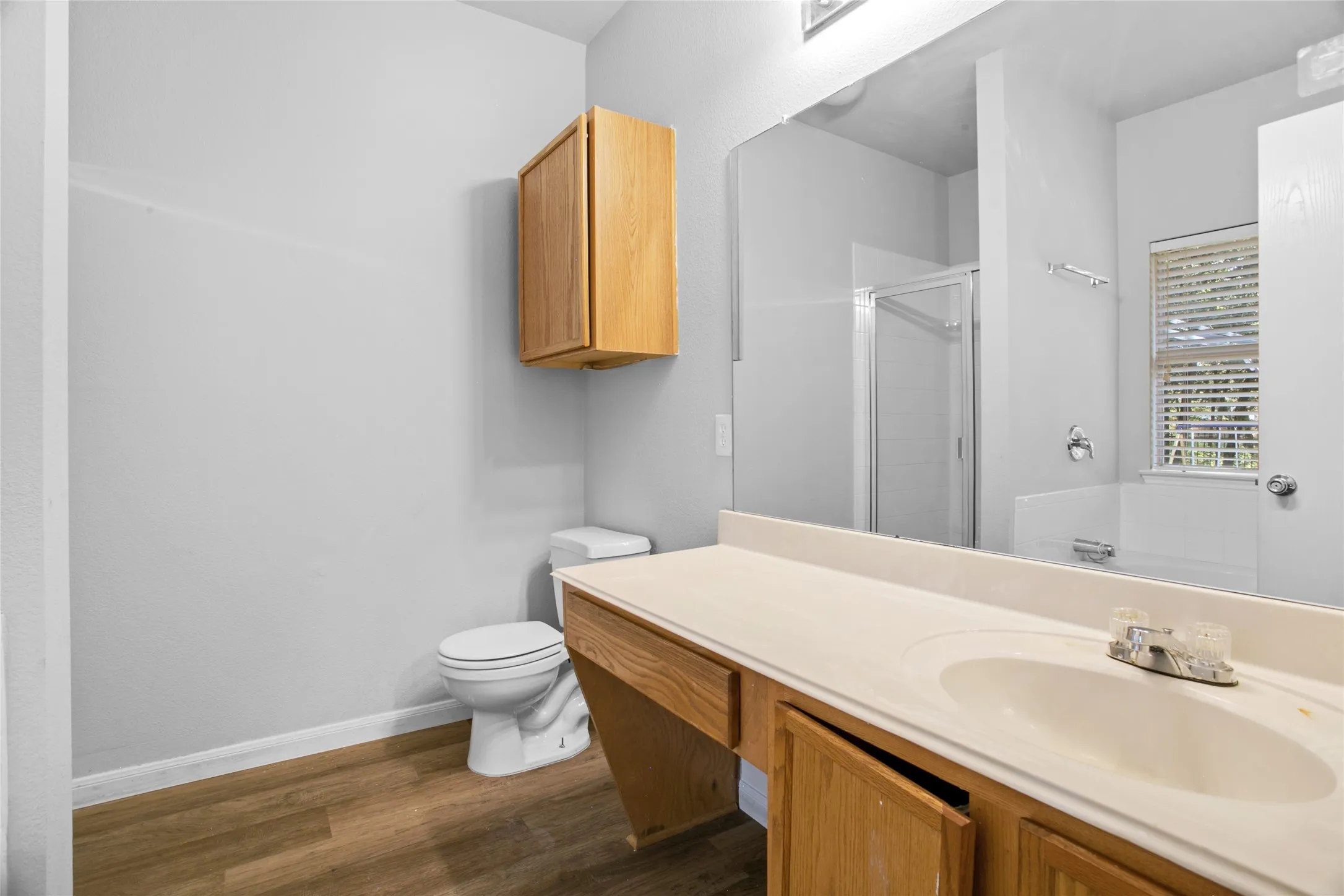 Single Family Residence For Sale in Dallas County , 1769 Ironworks Drive, Dallas, Texas 75253, 4 Bedroom, 3 Bathroom, 2 Garage spaces, 2,076 Sqft, built in 2006, mls#21286821, Real Estate Agent in Dallas, Homes For Sale in Dallas county, Homes For Sale in Dallas, Realtor in Dallas Texas, Real Estate Brokerage Independent Realty Texas, Luminita Cordes Realtor