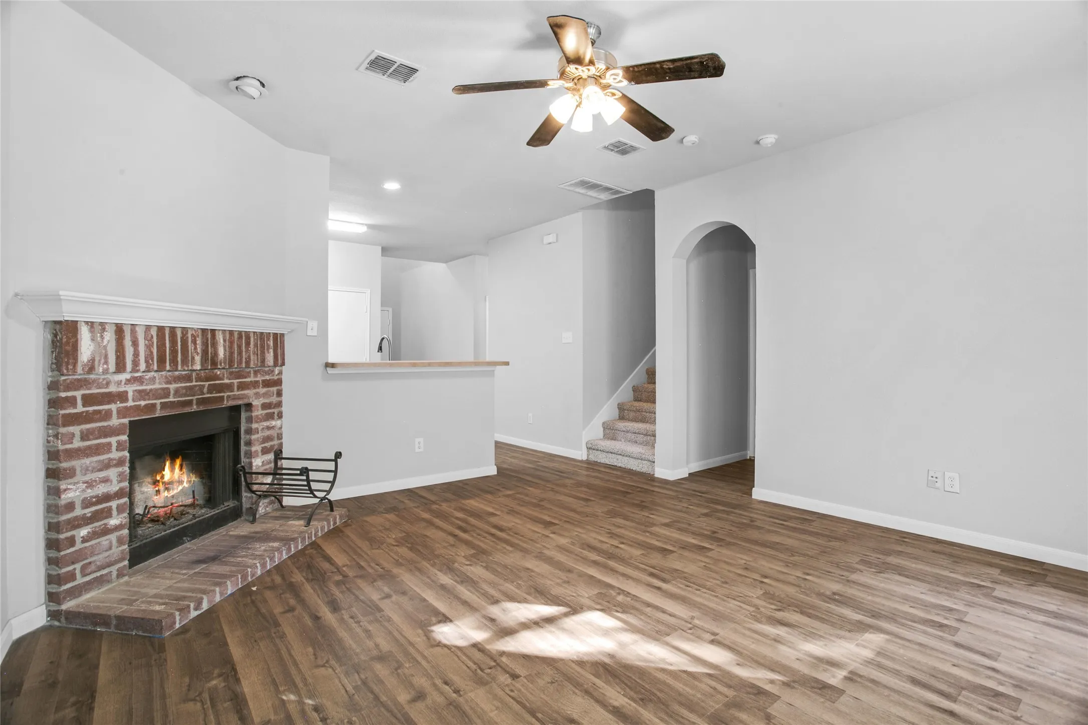 Single Family Residence For Sale in Dallas County , 1769 Ironworks Drive, Dallas, Texas 75253, 4 Bedroom, 3 Bathroom, 2 Garage spaces, 2,076 Sqft, built in 2006, mls#21286821, Real Estate Agent in Dallas, Homes For Sale in Dallas county, Homes For Sale in Dallas, Realtor in Dallas Texas, Real Estate Brokerage Independent Realty Texas, Luminita Cordes Realtor