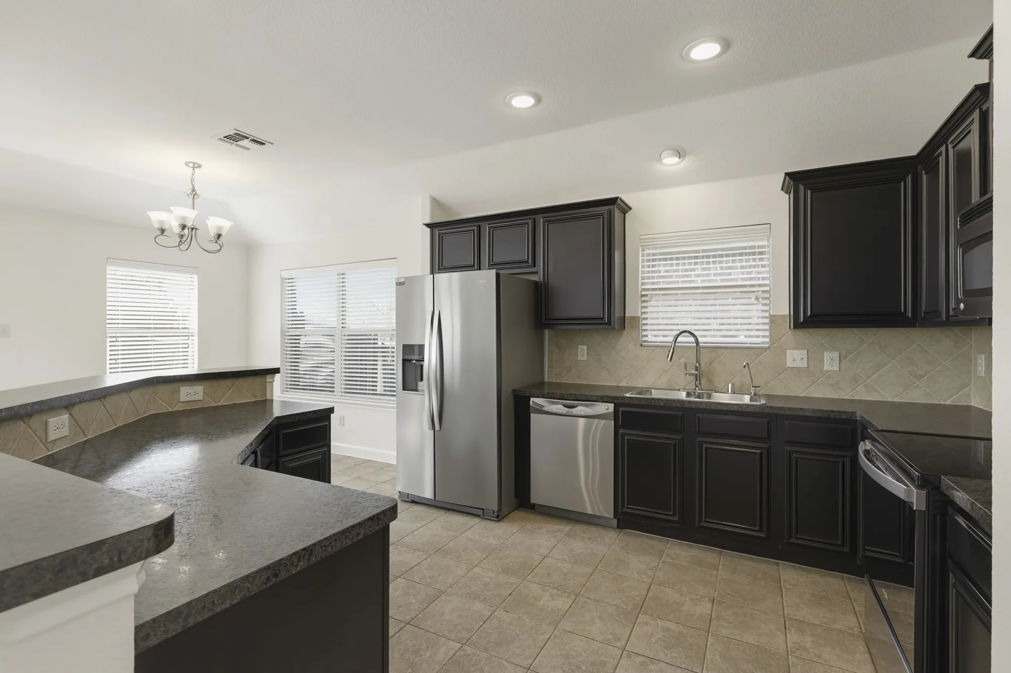 Single Family Residence For Sale in Collin County , 2041 Shady Glen Trail, Princeton, Texas 75407, 3 Bedroom, 2 Bathroom, 2 Garage spaces, 1,676 Sqft, built in 2012, mls#21316770, Real Estate Agent in Princeton, Homes For Sale in Collin county, Homes For Sale in Princeton, Realtor in Princeton Texas, Real Estate Brokerage Independent Realty Texas, Luminita Cordes Realtor