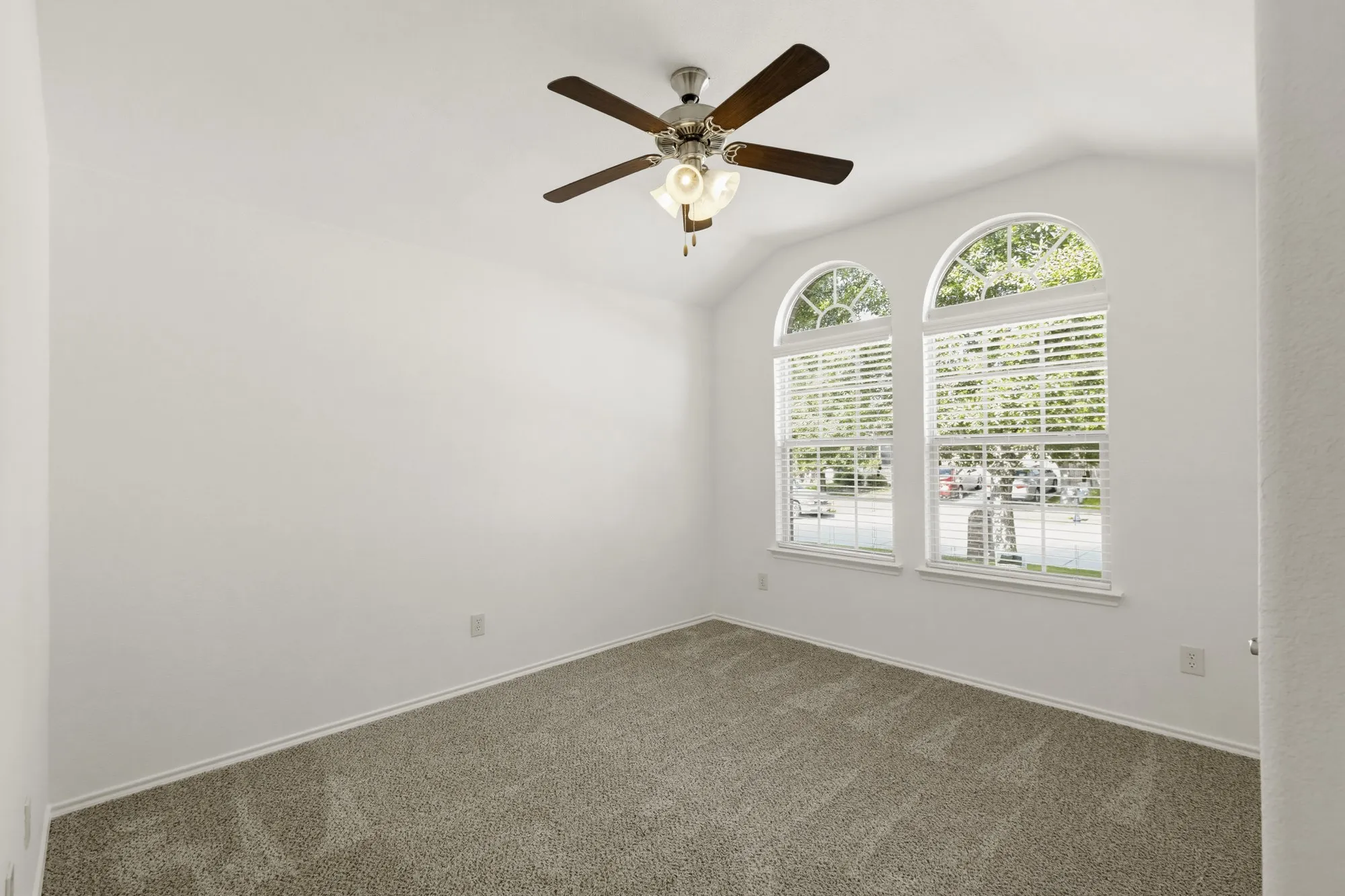 Single Family Residence For Sale in Collin County , 2041 Shady Glen Trail, Princeton, Texas 75407, 3 Bedroom, 2 Bathroom, 2 Garage spaces, 1,676 Sqft, built in 2012, mls#21316770, Real Estate Agent in Princeton, Homes For Sale in Collin county, Homes For Sale in Princeton, Realtor in Princeton Texas, Real Estate Brokerage Independent Realty Texas, Luminita Cordes Realtor