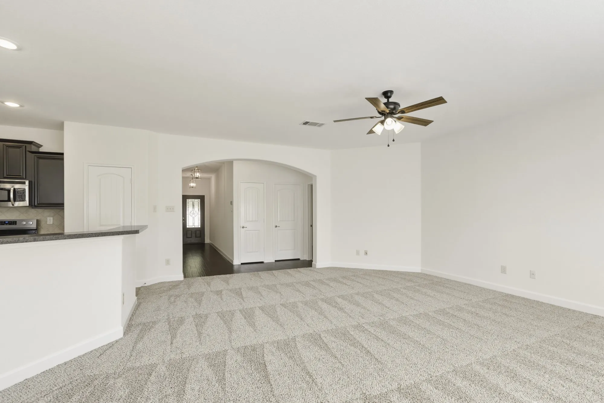 Single Family Residence For Sale in Collin County , 2041 Shady Glen Trail, Princeton, Texas 75407, 3 Bedroom, 2 Bathroom, 2 Garage spaces, 1,676 Sqft, built in 2012, mls#21316770, Real Estate Agent in Princeton, Homes For Sale in Collin county, Homes For Sale in Princeton, Realtor in Princeton Texas, Real Estate Brokerage Independent Realty Texas, Luminita Cordes Realtor