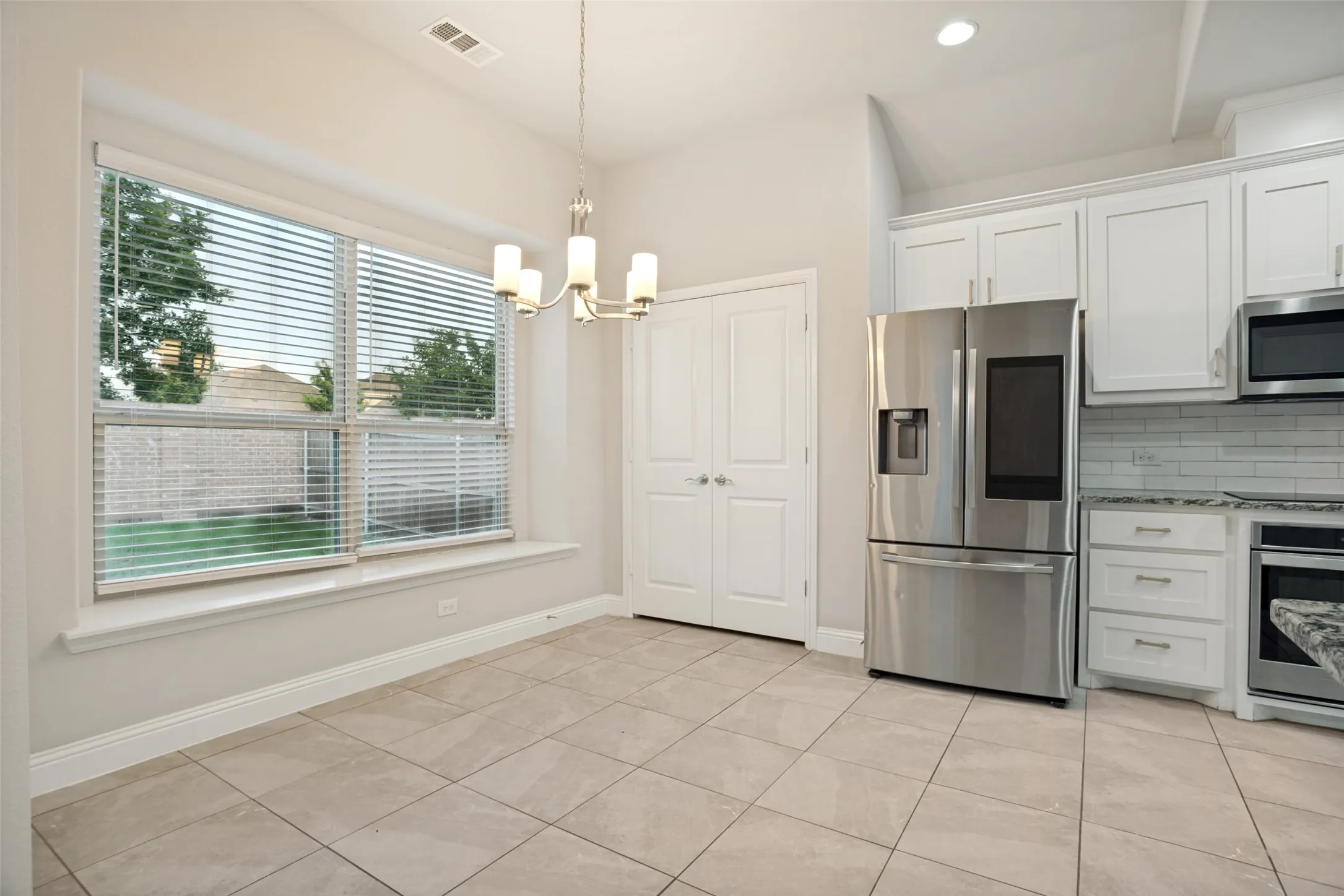 Single Family Residence For Rent in Collin County , 3406 Herron Drive, Melissa, Texas 75454, 4 Bedroom, 2 Bathroom, 2 Garage spaces, 2,203 Sqft, built in 2018, mls#21315994, Real Estate Agent in Melissa, Homes For Rent in Collin county, Homes For Rent in Melissa, Realtor in Melissa Texas, Real Estate Brokerage Independent Realty Texas, Luminita Cordes Realtor