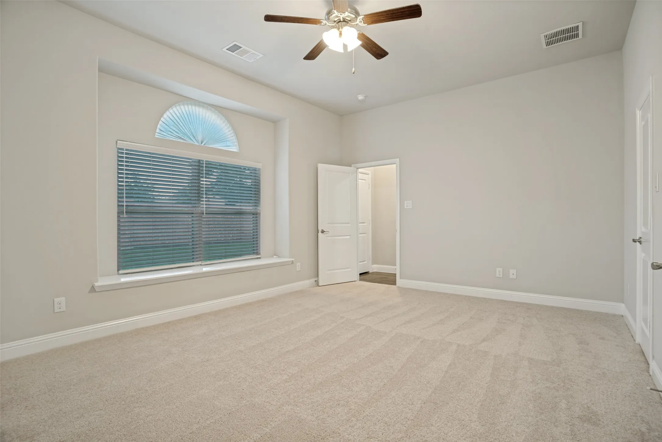 Single Family Residence For Rent in Collin County , 3406 Herron Drive, Melissa, Texas 75454, 4 Bedroom, 2 Bathroom, 2 Garage spaces, 2,203 Sqft, built in 2018, mls#21315994, Real Estate Agent in Melissa, Homes For Rent in Collin county, Homes For Rent in Melissa, Realtor in Melissa Texas, Real Estate Brokerage Independent Realty Texas, Luminita Cordes Realtor