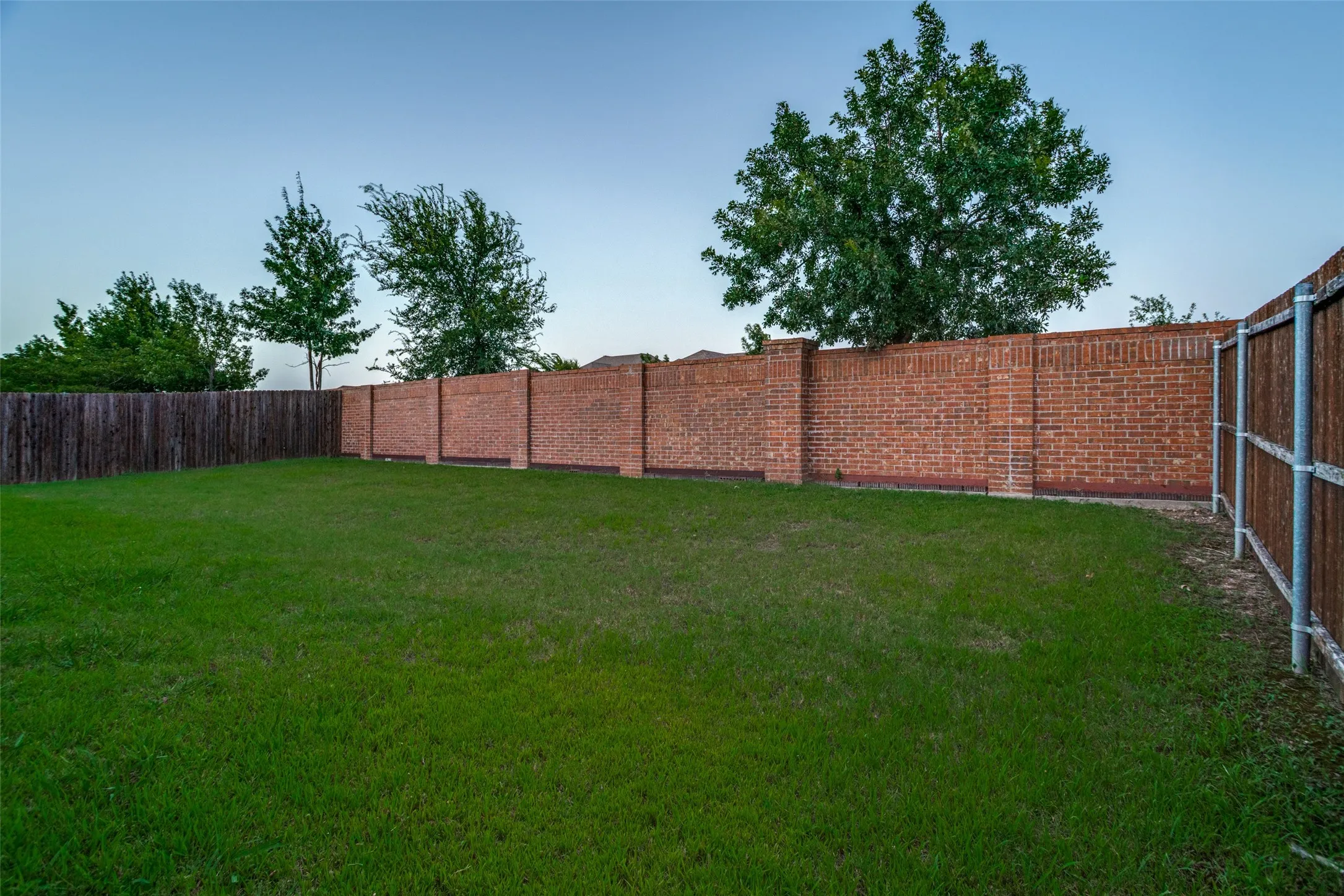 Single Family Residence For Rent in Collin County , 3406 Herron Drive, Melissa, Texas 75454, 4 Bedroom, 2 Bathroom, 2 Garage spaces, 2,203 Sqft, built in 2018, mls#21315994, Real Estate Agent in Melissa, Homes For Rent in Collin county, Homes For Rent in Melissa, Realtor in Melissa Texas, Real Estate Brokerage Independent Realty Texas, Luminita Cordes Realtor