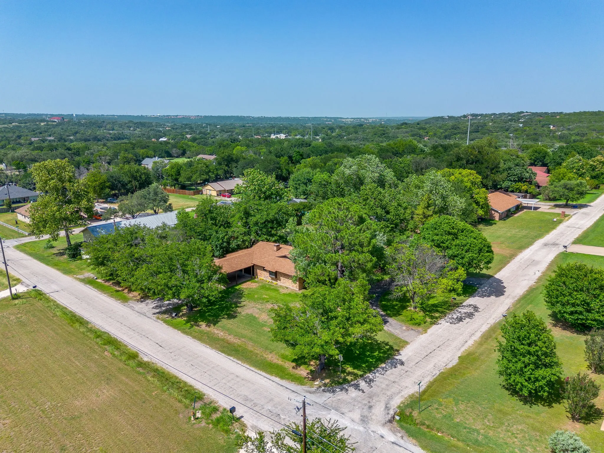 Single Family Residence For Sale in Somervell County , 1009 Abbie Lane, Glen Rose, Texas 76043, 3 Bedrooms, 2 Bathrooms, 2 Garage spaces, 2,316 Sqft, built in 1977, Price $370,000, mls#21317645, Real Estate Agent in Glen Rose, Homes For Sale in Somervell county, Homes For Sale in Glen Rose, Realtor in Glen Rose Texas, Real Estate Brokerage Independent Realty Texas, Luminita Cordes Realtor