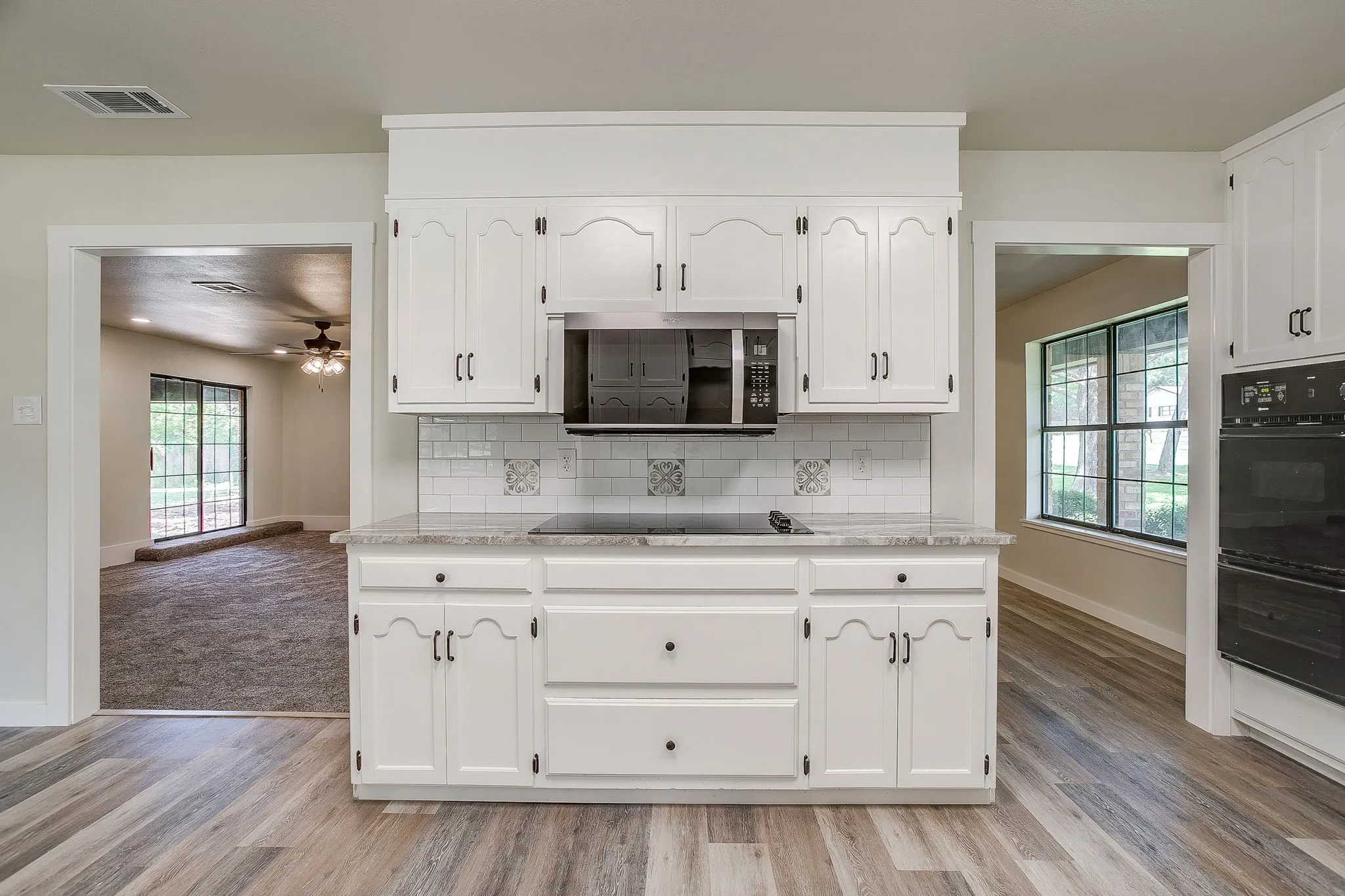 Single Family Residence For Sale in Somervell County , 1009 Abbie Lane, Glen Rose, Texas 76043, 3 Bedrooms, 2 Bathrooms, 2 Garage spaces, 2,316 Sqft, built in 1977, Price $370,000, mls#21317645, Real Estate Agent in Glen Rose, Homes For Sale in Somervell county, Homes For Sale in Glen Rose, Realtor in Glen Rose Texas, Real Estate Brokerage Independent Realty Texas, Luminita Cordes Realtor