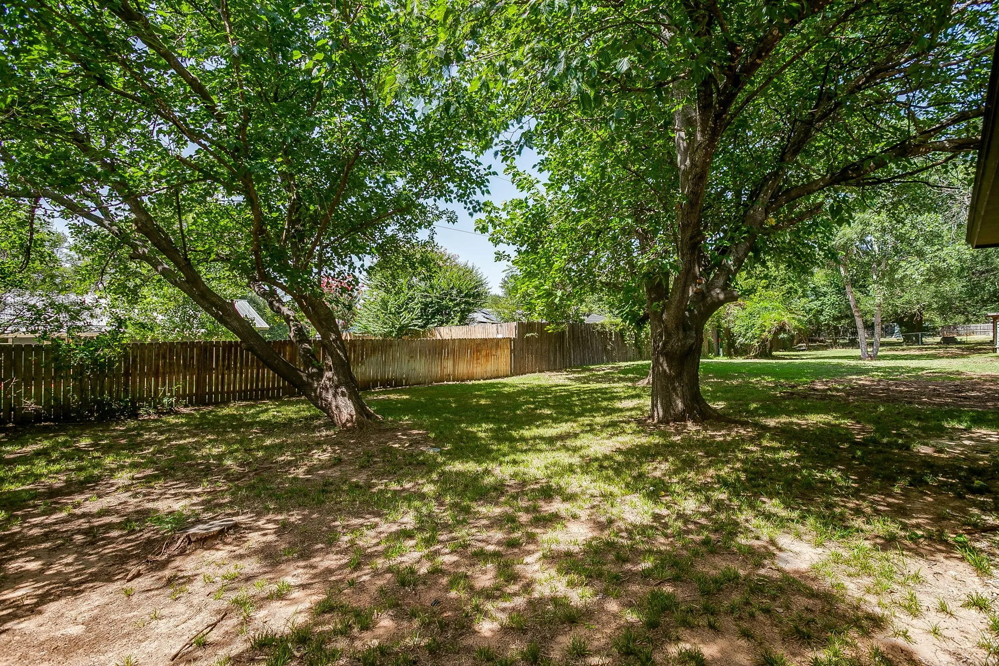 Single Family Residence For Sale in Somervell County , 1009 Abbie Lane, Glen Rose, Texas 76043, 3 Bedrooms, 2 Bathrooms, 2 Garage spaces, 2,316 Sqft, built in 1977, Price $370,000, mls#21317645, Real Estate Agent in Glen Rose, Homes For Sale in Somervell county, Homes For Sale in Glen Rose, Realtor in Glen Rose Texas, Real Estate Brokerage Independent Realty Texas, Luminita Cordes Realtor