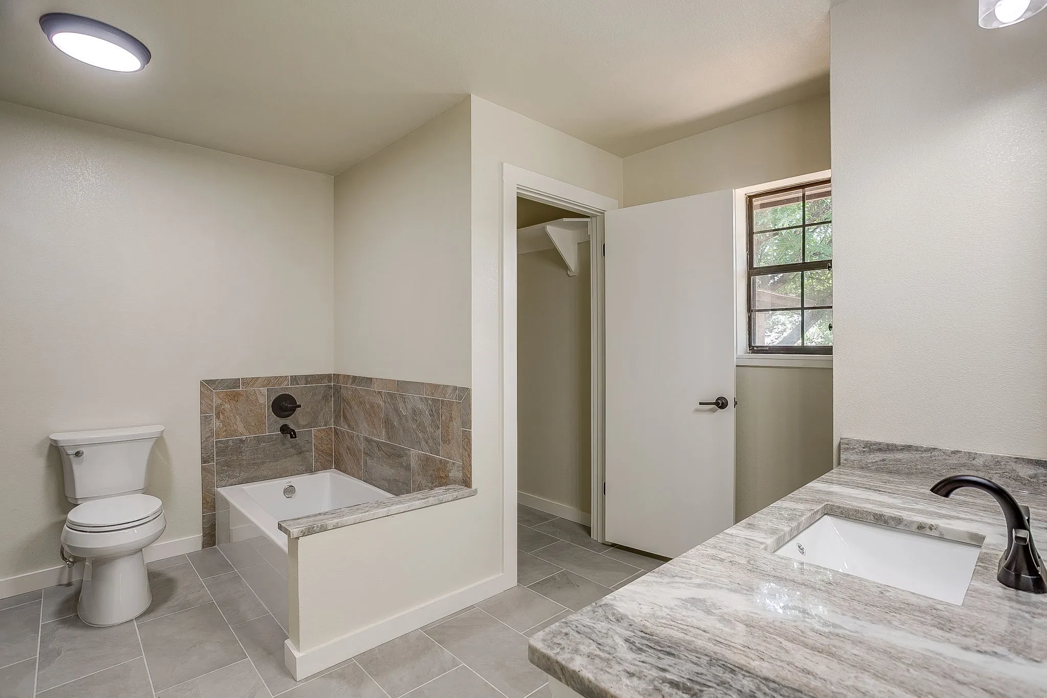 Single Family Residence For Sale in Somervell County , 1009 Abbie Lane, Glen Rose, Texas 76043, 3 Bedrooms, 2 Bathrooms, 2 Garage spaces, 2,316 Sqft, built in 1977, Price $370,000, mls#21317645, Real Estate Agent in Glen Rose, Homes For Sale in Somervell county, Homes For Sale in Glen Rose, Realtor in Glen Rose Texas, Real Estate Brokerage Independent Realty Texas, Luminita Cordes Realtor