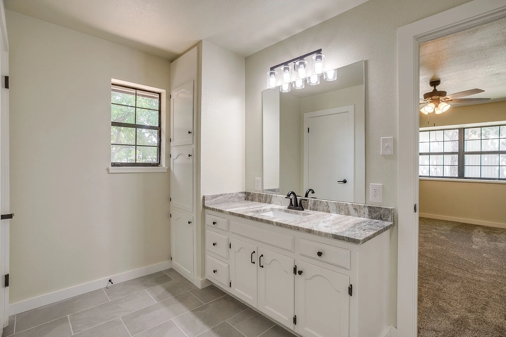 Single Family Residence For Sale in Somervell County , 1009 Abbie Lane, Glen Rose, Texas 76043, 3 Bedrooms, 2 Bathrooms, 2 Garage spaces, 2,316 Sqft, built in 1977, Price $370,000, mls#21317645, Real Estate Agent in Glen Rose, Homes For Sale in Somervell county, Homes For Sale in Glen Rose, Realtor in Glen Rose Texas, Real Estate Brokerage Independent Realty Texas, Luminita Cordes Realtor