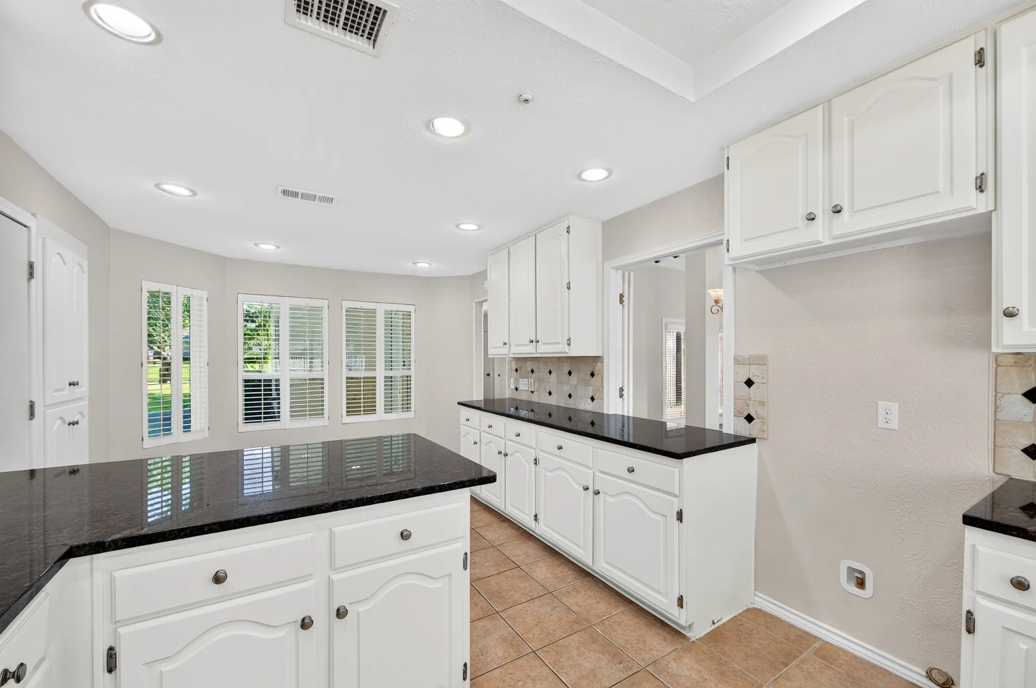 Single Family Residence For Rent in Collin County , 5806 Smoke Glass Trail, Dallas, Texas 75252, 2 Bedroom, 2 Bathroom, 2 Garage spaces, 1,751 Sqft, built in 1981, Price $2,850, mls#21308859, Real Estate Agent in Dallas, Homes For Rent in Collin county, Homes For Rent in Dallas, Realtor in Dallas Texas, Real Estate Brokerage Independent Realty Texas, Luminita Cordes Realtor
