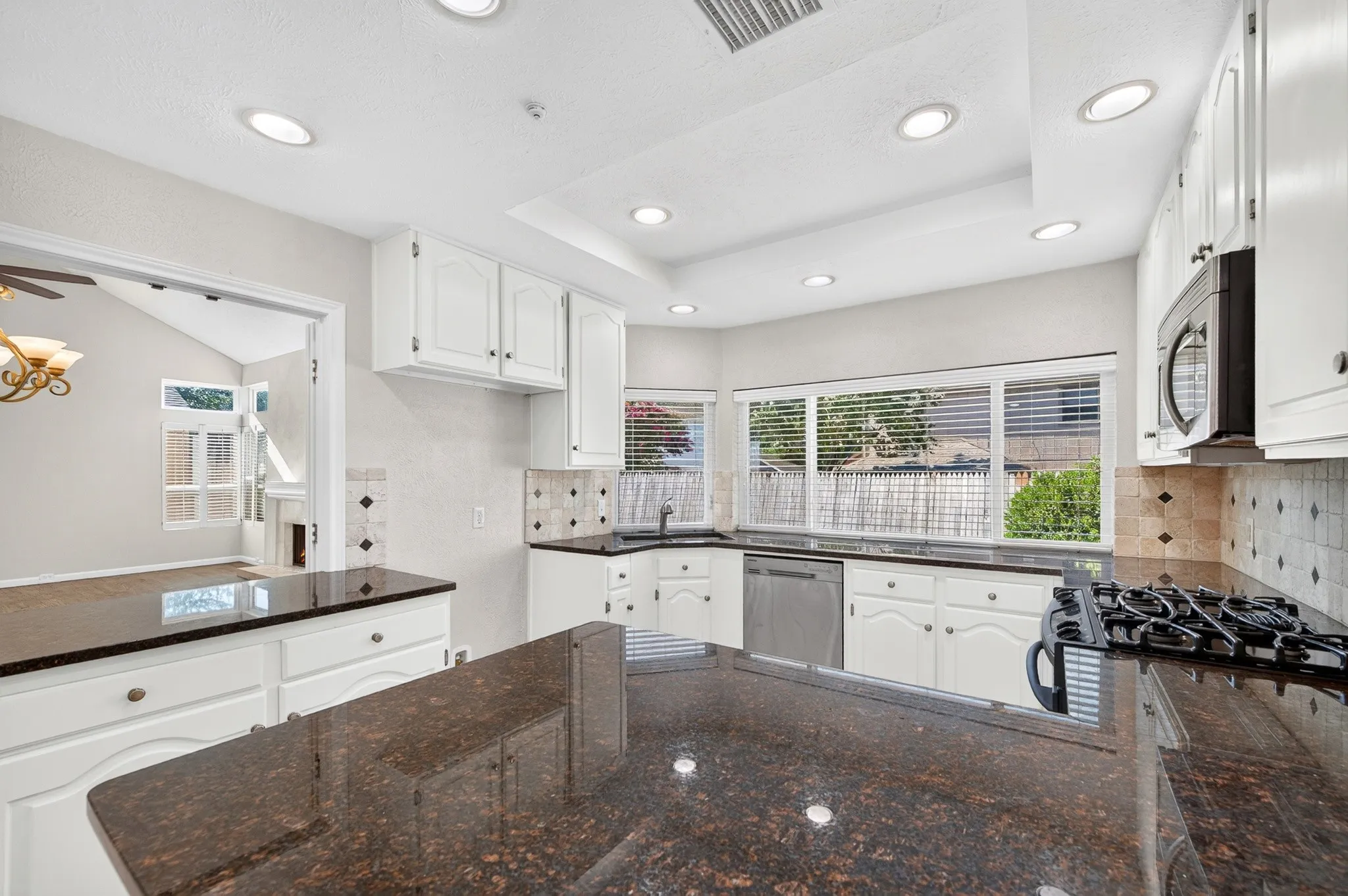 Single Family Residence For Rent in Collin County , 5806 Smoke Glass Trail, Dallas, Texas 75252, 2 Bedroom, 2 Bathroom, 2 Garage spaces, 1,751 Sqft, built in 1981, Price $2,850, mls#21308859, Real Estate Agent in Dallas, Homes For Rent in Collin county, Homes For Rent in Dallas, Realtor in Dallas Texas, Real Estate Brokerage Independent Realty Texas, Luminita Cordes Realtor