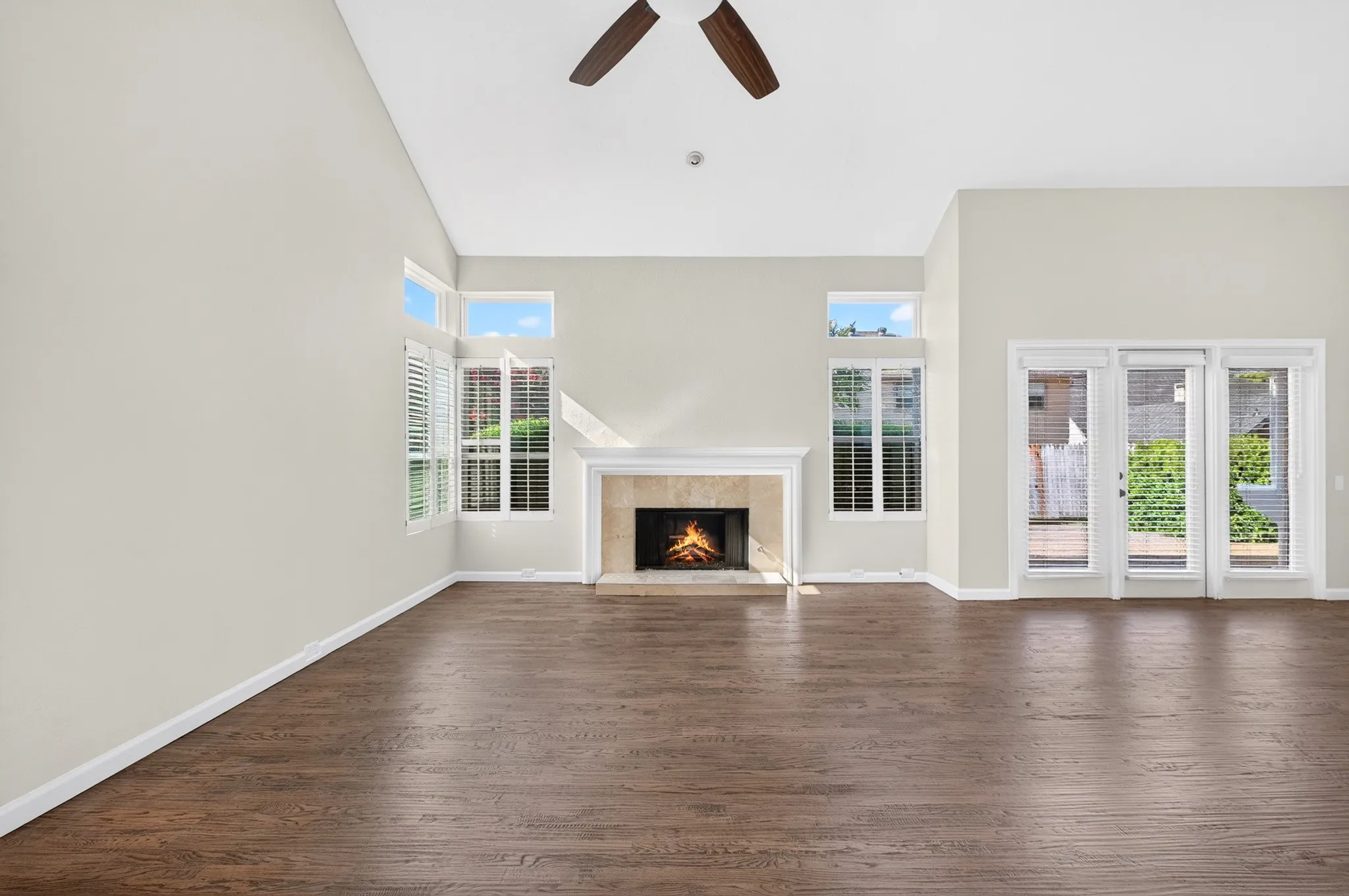 Single Family Residence For Rent in Collin County , 5806 Smoke Glass Trail, Dallas, Texas 75252, 2 Bedroom, 2 Bathroom, 2 Garage spaces, 1,751 Sqft, built in 1981, Price $2,850, mls#21308859, Real Estate Agent in Dallas, Homes For Rent in Collin county, Homes For Rent in Dallas, Realtor in Dallas Texas, Real Estate Brokerage Independent Realty Texas, Luminita Cordes Realtor