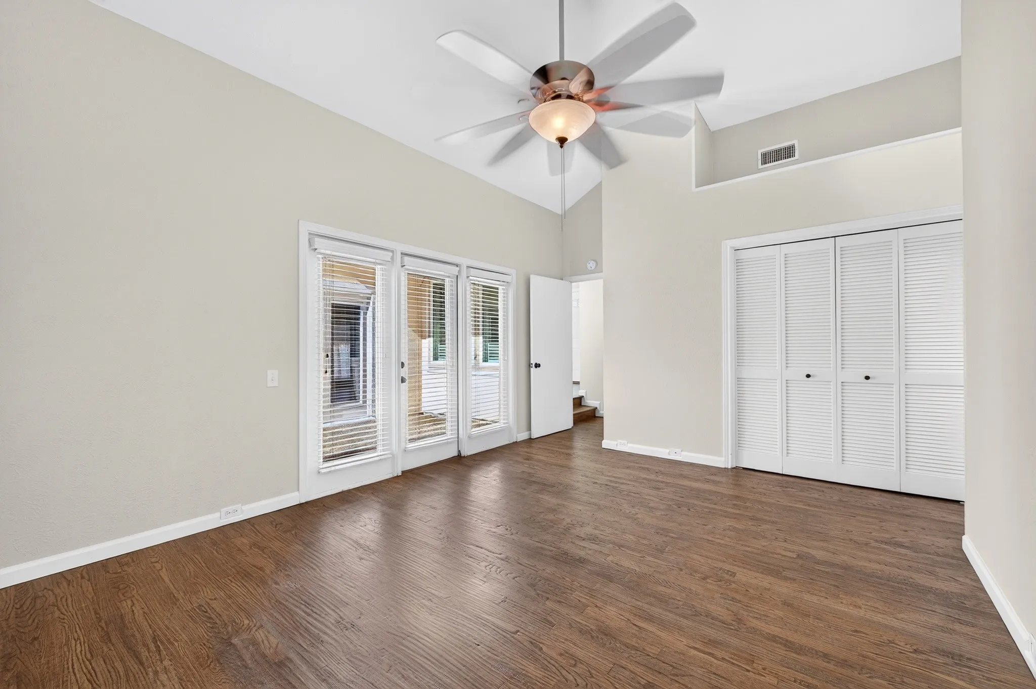 Single Family Residence For Rent in Collin County , 5806 Smoke Glass Trail, Dallas, Texas 75252, 2 Bedroom, 2 Bathroom, 2 Garage spaces, 1,751 Sqft, built in 1981, Price $2,850, mls#21308859, Real Estate Agent in Dallas, Homes For Rent in Collin county, Homes For Rent in Dallas, Realtor in Dallas Texas, Real Estate Brokerage Independent Realty Texas, Luminita Cordes Realtor