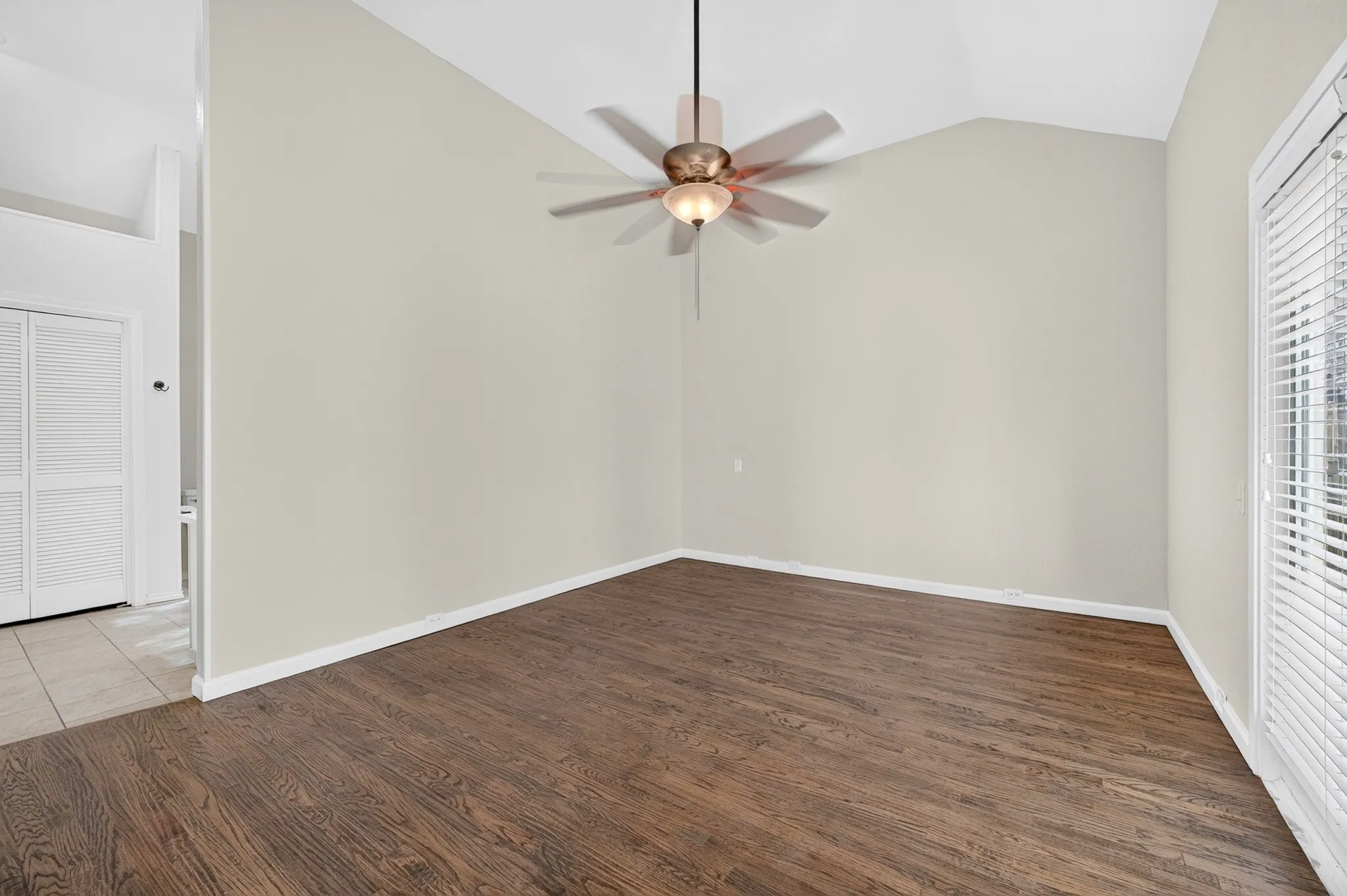 Single Family Residence For Rent in Collin County , 5806 Smoke Glass Trail, Dallas, Texas 75252, 2 Bedroom, 2 Bathroom, 2 Garage spaces, 1,751 Sqft, built in 1981, Price $2,850, mls#21308859, Real Estate Agent in Dallas, Homes For Rent in Collin county, Homes For Rent in Dallas, Realtor in Dallas Texas, Real Estate Brokerage Independent Realty Texas, Luminita Cordes Realtor