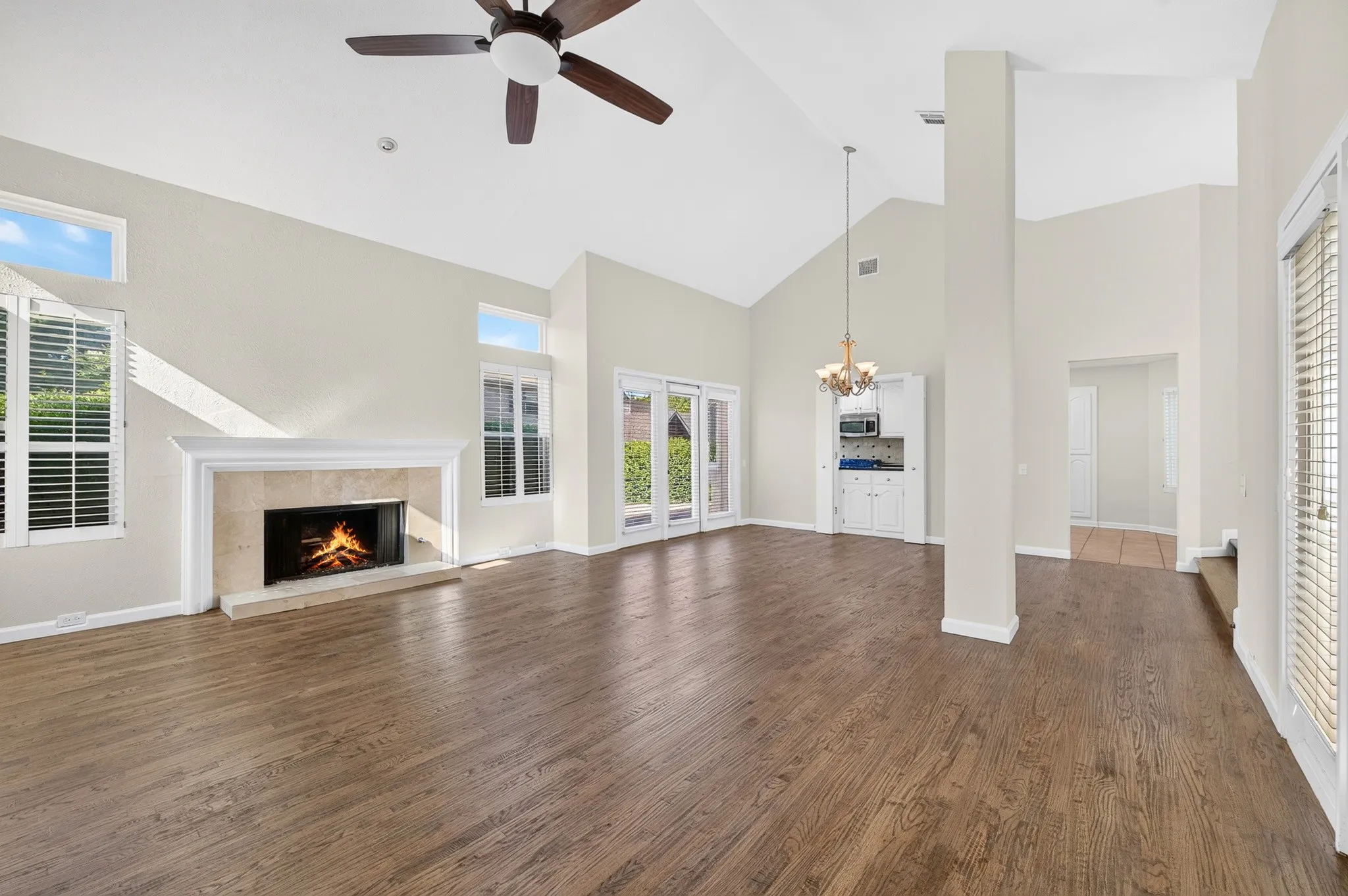 Single Family Residence For Rent in Collin County , 5806 Smoke Glass Trail, Dallas, Texas 75252, 2 Bedroom, 2 Bathroom, 2 Garage spaces, 1,751 Sqft, built in 1981, Price $2,850, mls#21308859, Real Estate Agent in Dallas, Homes For Rent in Collin county, Homes For Rent in Dallas, Realtor in Dallas Texas, Real Estate Brokerage Independent Realty Texas, Luminita Cordes Realtor