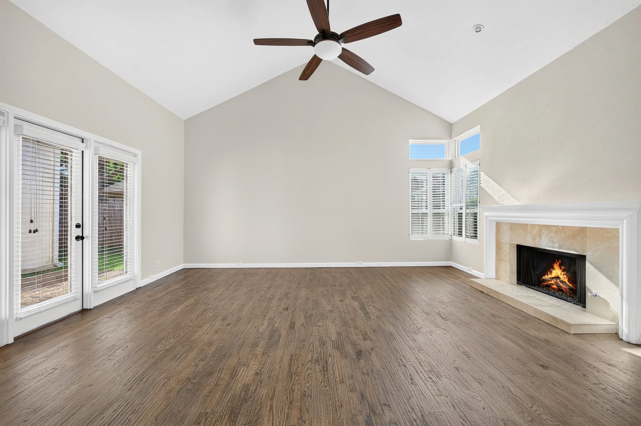Single Family Residence For Rent in Collin County , 5806 Smoke Glass Trail, Dallas, Texas 75252, 2 Bedroom, 2 Bathroom, 2 Garage spaces, 1,751 Sqft, built in 1981, Price $2,850, mls#21308859, Real Estate Agent in Dallas, Homes For Rent in Collin county, Homes For Rent in Dallas, Realtor in Dallas Texas, Real Estate Brokerage Independent Realty Texas, Luminita Cordes Realtor
