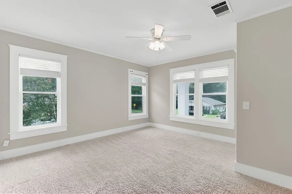 Single Family Residence For Sale in Camp County , 216 N Texas Street, Pittsburg, Texas 75686, 5 Bedroom, 2 Bathroom, 2 Garage spaces, 3,270 Sqft, built in 1929, mls#21317676, Real Estate Agent in Pittsburg, Homes For Sale in Camp county, Homes For Sale in Pittsburg, Realtor in Pittsburg Texas, Real Estate Brokerage Independent Realty Texas, Luminita Cordes Realtor