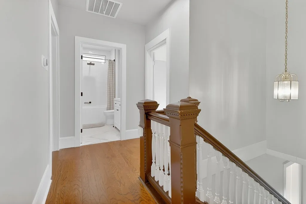 Single Family Residence For Sale in Camp County , 216 N Texas Street, Pittsburg, Texas 75686, 5 Bedroom, 2 Bathroom, 2 Garage spaces, 3,270 Sqft, built in 1929, mls#21317676, Real Estate Agent in Pittsburg, Homes For Sale in Camp county, Homes For Sale in Pittsburg, Realtor in Pittsburg Texas, Real Estate Brokerage Independent Realty Texas, Luminita Cordes Realtor