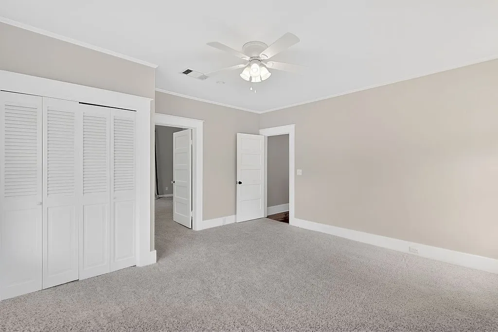 Single Family Residence For Sale in Camp County , 216 N Texas Street, Pittsburg, Texas 75686, 5 Bedroom, 2 Bathroom, 2 Garage spaces, 3,270 Sqft, built in 1929, mls#21317676, Real Estate Agent in Pittsburg, Homes For Sale in Camp county, Homes For Sale in Pittsburg, Realtor in Pittsburg Texas, Real Estate Brokerage Independent Realty Texas, Luminita Cordes Realtor