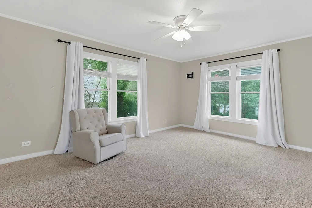 Single Family Residence For Sale in Camp County , 216 N Texas Street, Pittsburg, Texas 75686, 5 Bedroom, 2 Bathroom, 2 Garage spaces, 3,270 Sqft, built in 1929, mls#21317676, Real Estate Agent in Pittsburg, Homes For Sale in Camp county, Homes For Sale in Pittsburg, Realtor in Pittsburg Texas, Real Estate Brokerage Independent Realty Texas, Luminita Cordes Realtor