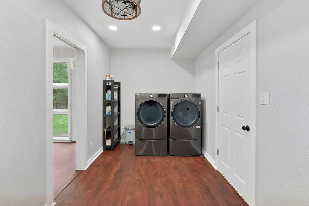 Single Family Residence For Sale in Camp County , 216 N Texas Street, Pittsburg, Texas 75686, 5 Bedroom, 2 Bathroom, 2 Garage spaces, 3,270 Sqft, built in 1929, mls#21317676, Real Estate Agent in Pittsburg, Homes For Sale in Camp county, Homes For Sale in Pittsburg, Realtor in Pittsburg Texas, Real Estate Brokerage Independent Realty Texas, Luminita Cordes Realtor