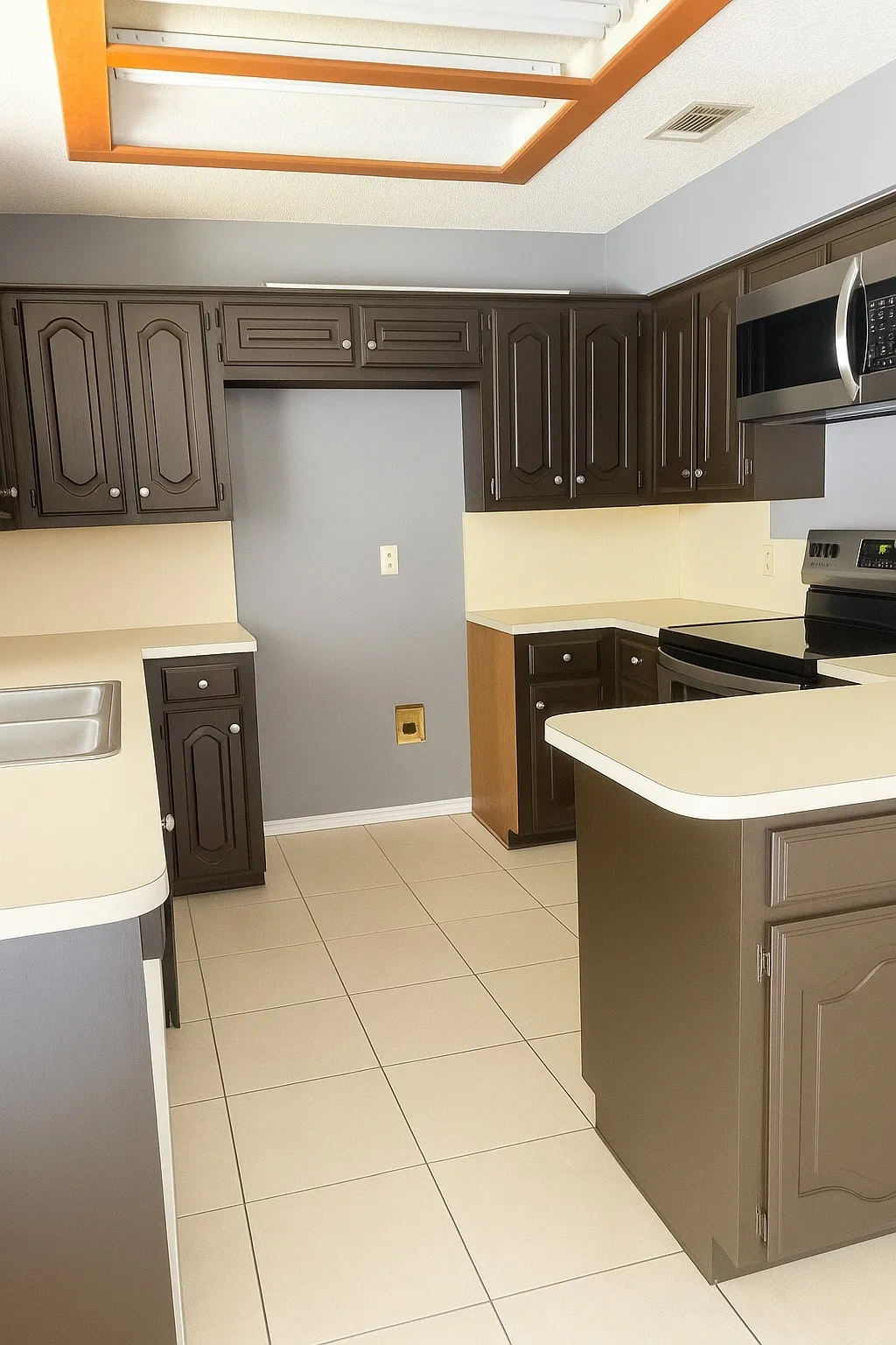 Single Family Residence For Sale in Ellis County , 202 Modene Avenue, Waxahachie, Texas 75165, 3 Bedroom, 2 Bathroom, 2 Garage spaces, 1,441 Sqft, built in 1987, mls#21317809, Real Estate Agent in Waxahachie, Homes For Sale in Ellis county, Homes For Sale in Waxahachie, Realtor in Waxahachie Texas, Real Estate Brokerage Independent Realty Texas, Luminita Cordes Realtor