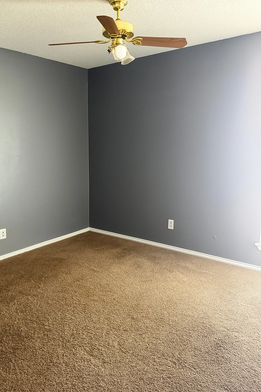 Single Family Residence For Sale in Ellis County , 202 Modene Avenue, Waxahachie, Texas 75165, 3 Bedroom, 2 Bathroom, 2 Garage spaces, 1,441 Sqft, built in 1987, mls#21317809, Real Estate Agent in Waxahachie, Homes For Sale in Ellis county, Homes For Sale in Waxahachie, Realtor in Waxahachie Texas, Real Estate Brokerage Independent Realty Texas, Luminita Cordes Realtor