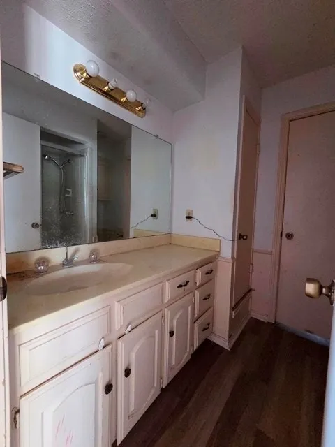Single Family Residence For Sale in Dallas County , 604 S Briarcrest Drive, Richardson, Texas 75081, 3 Bedroom, 3 Bathroom, 2 Garage spaces, 1,995 Sqft, built in 1977, Price $375,000, mls#21317781, Real Estate Agent in Richardson, Homes For Sale in Dallas county, Homes For Sale in Richardson, Realtor in Richardson Texas, Real Estate Brokerage Independent Realty Texas, Luminita Cordes Realtor