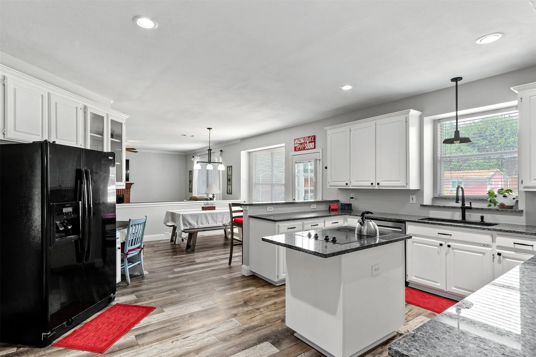 Open Kitchen Breakfast