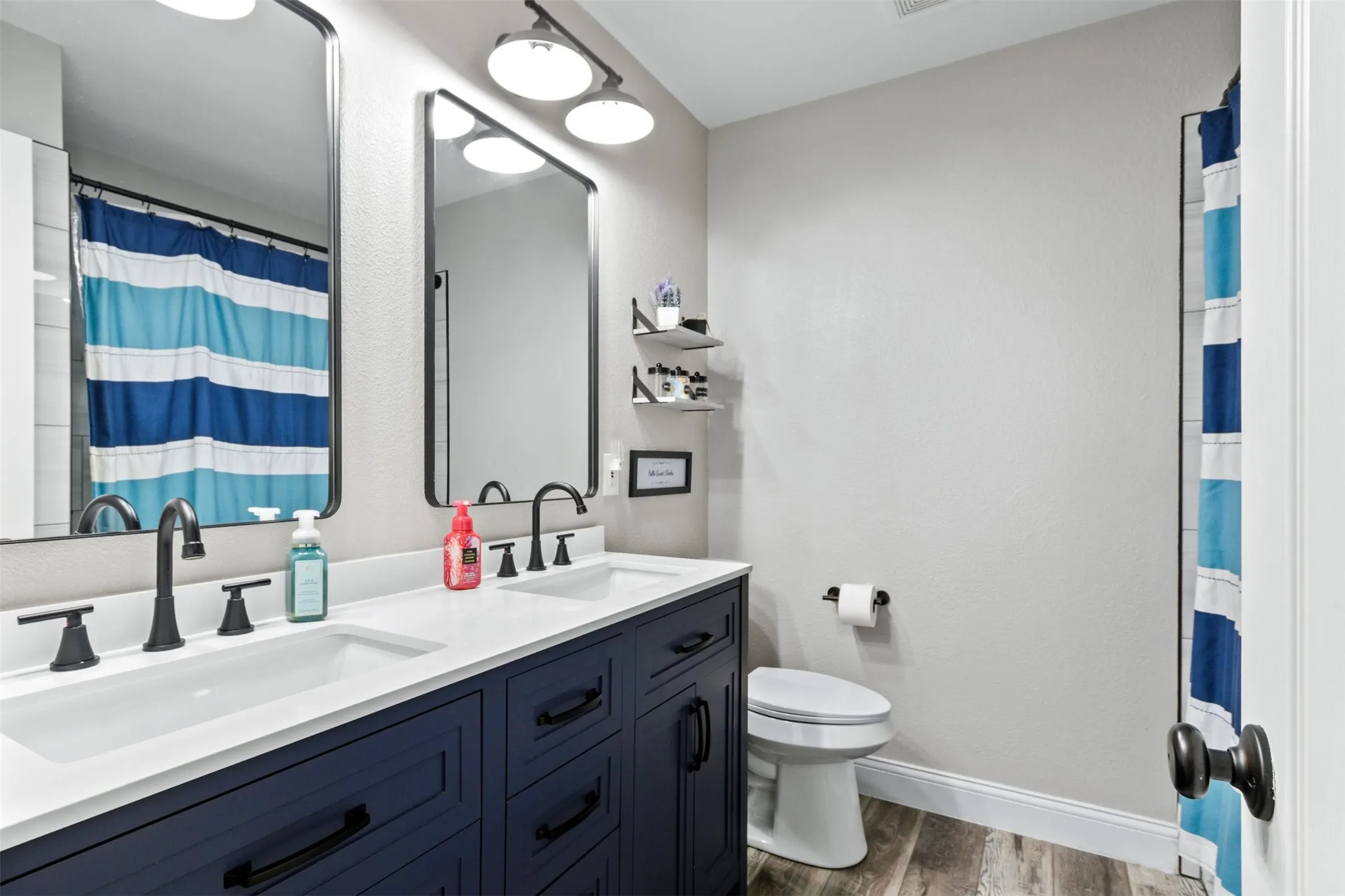 Up Stairs Bathroom DBL Sinks