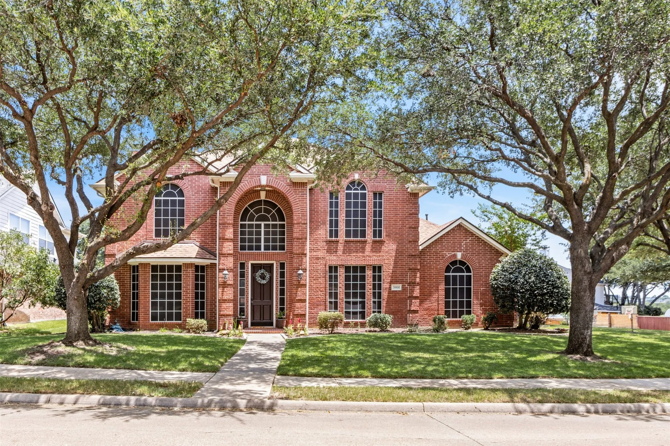 Single Family Residence For Sale in Denton County , 5900 Avocet Way, The Colony, Texas 75056, 5 Bedroom, 3 Bathroom, 2 Garage spaces, 2,720 Sqft, built in 1996, mls#21316349, Real Estate Agent in The Colony, Homes For Sale in Denton county, Homes For Sale in The Colony, Realtor in The Colony Texas, Real Estate Brokerage Independent Realty Texas, Luminita Cordes Realtor