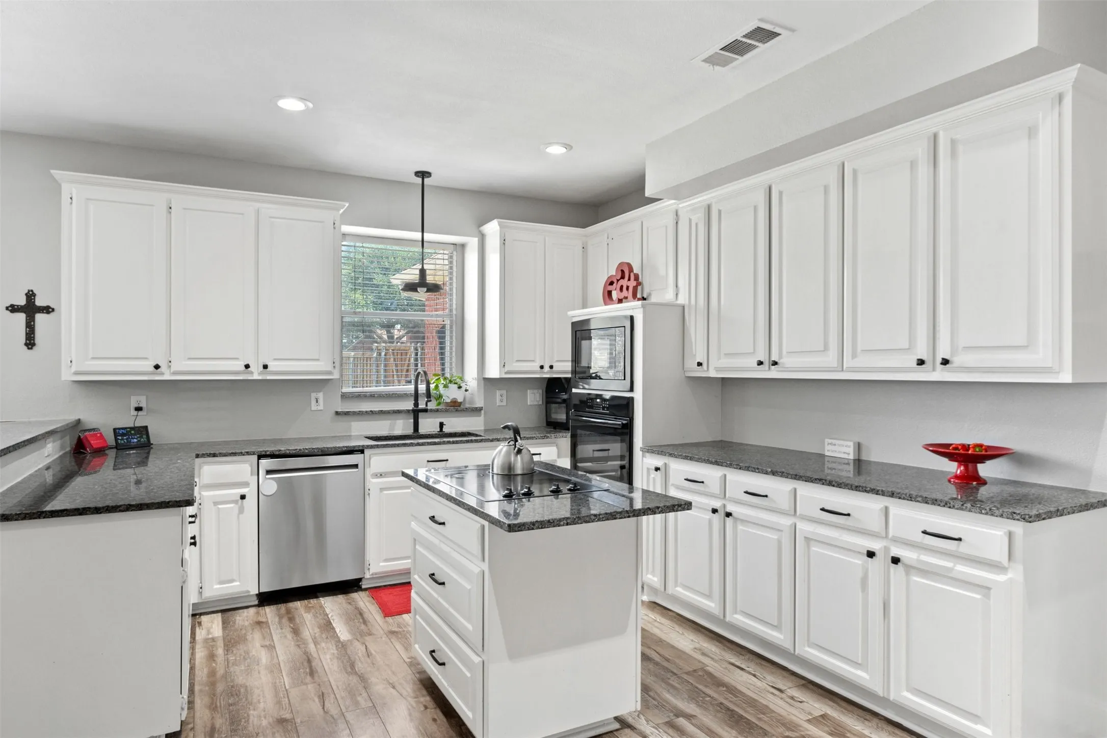Large Island Kitchen