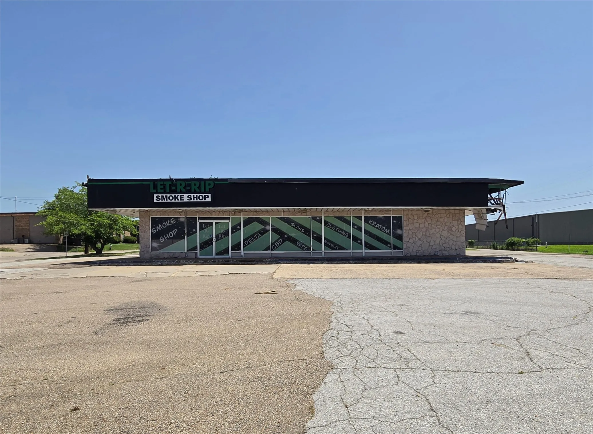 Retail For Sale in Hopkins County , 1441 Shannon, Sulphur Springs, Texas 75482, 0, 0, Garage spaces, 0 Sqft, built in 1976, Price $330,000, mls#21317827, Real Estate Agent in Sulphur Springs, Homes For Sale in Hopkins county, Homes For Sale in Sulphur Springs, Realtor in Sulphur Springs Texas, Real Estate Brokerage Independent Realty Texas, Luminita Cordes Realtor