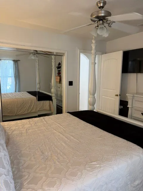 Single Family Residence For Sale in Tarrant County , 2211 Irion Avenue, Fort Worth, Texas 76106, 3 Bedroom, 1 Bathroom, Garage spaces, 1,177 Sqft, built in 1940, mls#21316853, Real Estate Agent in Fort Worth, Homes For Sale in Tarrant county, Homes For Sale in Fort Worth, Realtor in Fort Worth Texas, Real Estate Brokerage Independent Realty Texas, Luminita Cordes Realtor