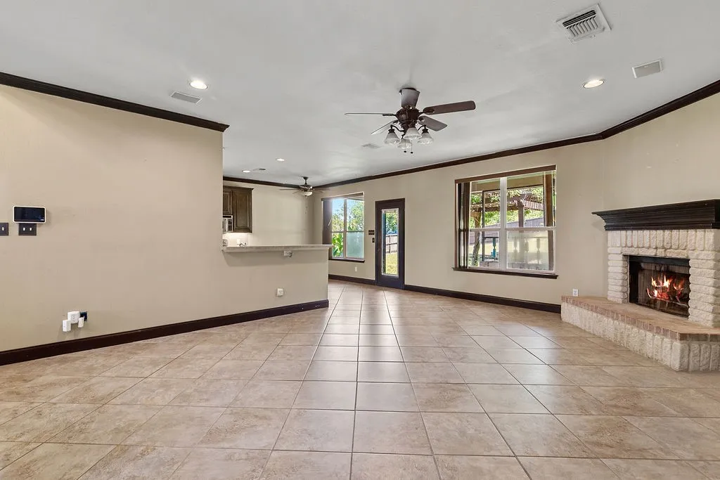 Single Family Residence For Sale in Johnson County , 800 Joshua Drive, Burleson, Texas 76028, 4 Bedroom, 3 Bathroom, 2 Garage spaces, 2,214 Sqft, built in 2002, mls#21317829, Real Estate Agent in Burleson, Homes For Sale in Johnson county, Homes For Sale in Burleson, Realtor in Burleson Texas, Real Estate Brokerage Independent Realty Texas, Luminita Cordes Realtor