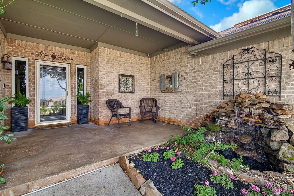 Single Family Residence For Sale in Johnson County , 800 Joshua Drive, Burleson, Texas 76028, 4 Bedroom, 3 Bathroom, 2 Garage spaces, 2,214 Sqft, built in 2002, mls#21317829, Real Estate Agent in Burleson, Homes For Sale in Johnson county, Homes For Sale in Burleson, Realtor in Burleson Texas, Real Estate Brokerage Independent Realty Texas, Luminita Cordes Realtor